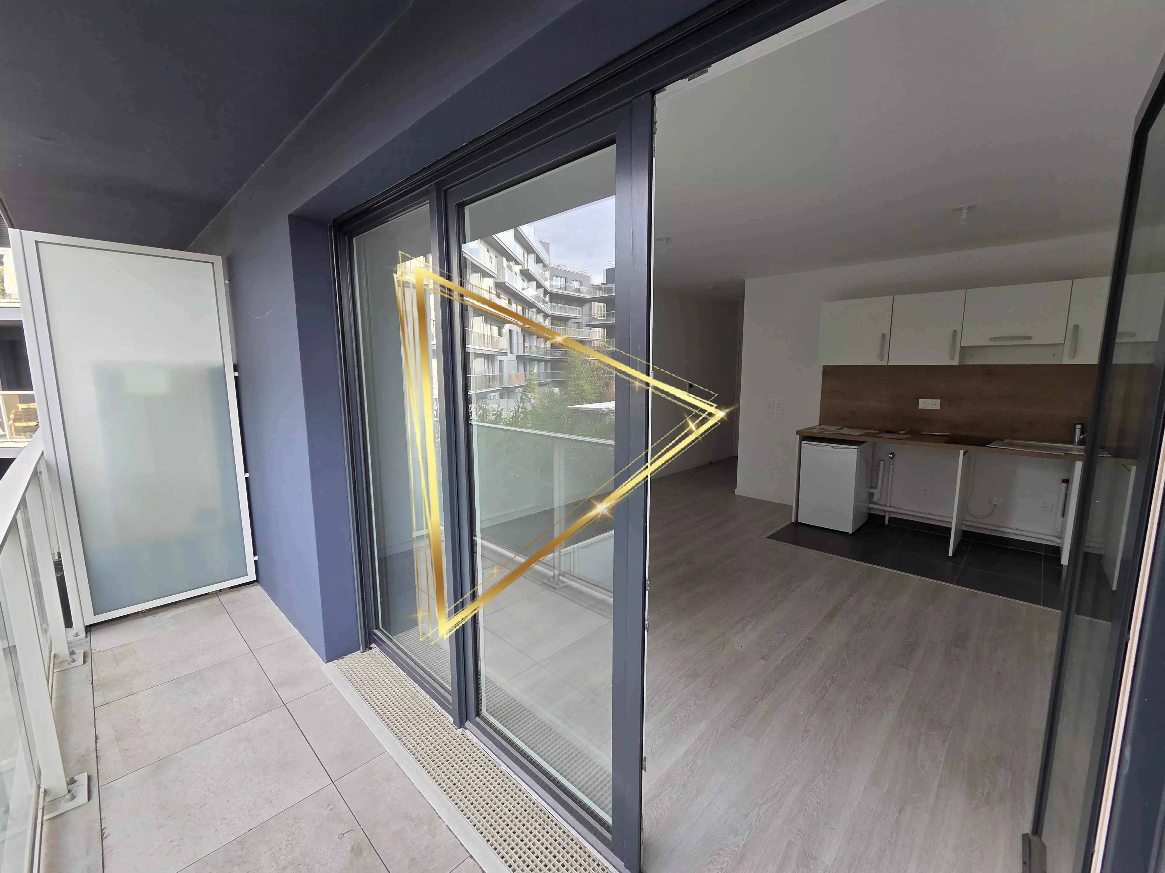 Studio au 4ème étage avec balcon et DPE C – Bois-Colombes.