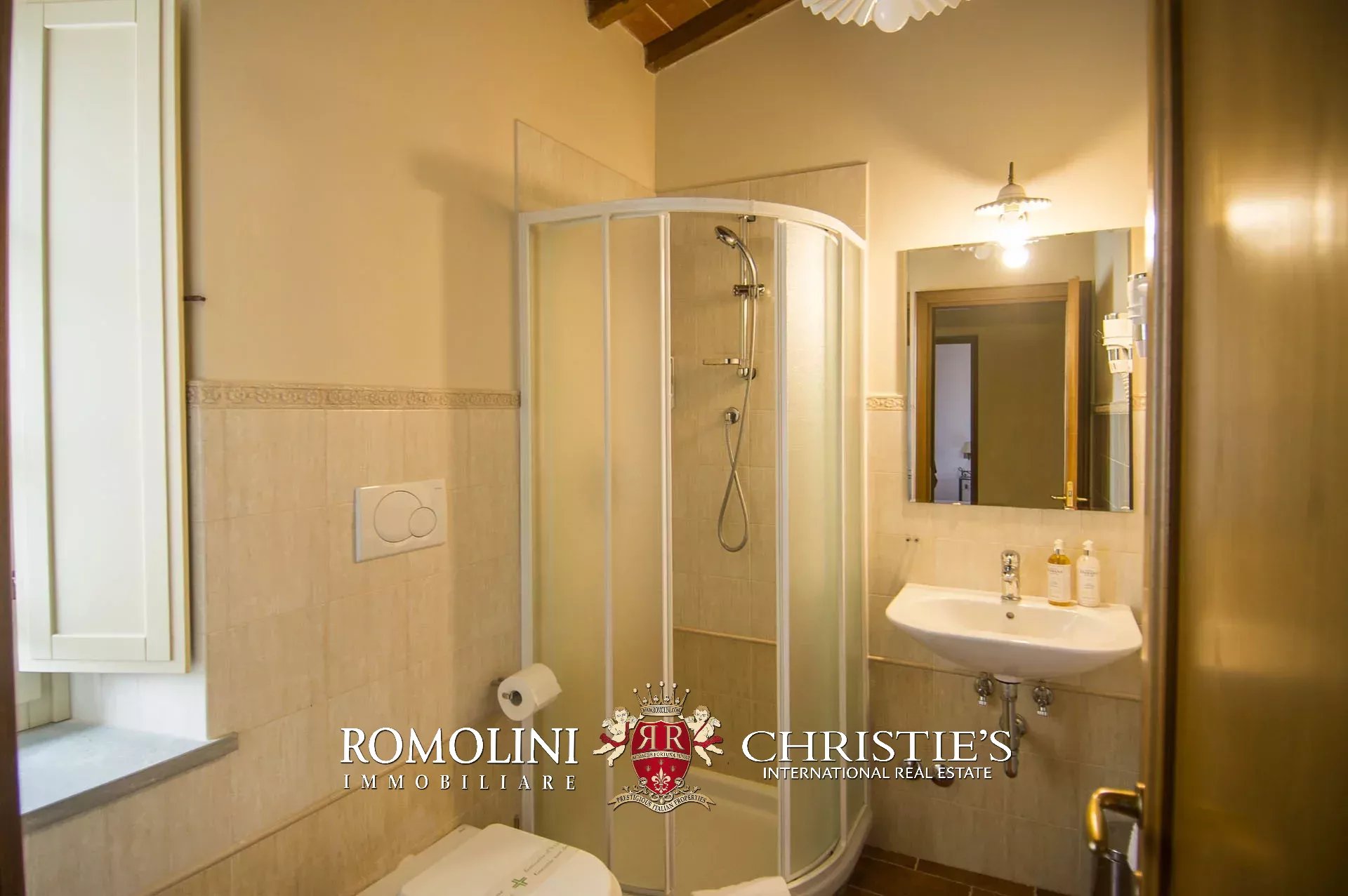 9 Bedroom Villa/Townhouse's Image 31
