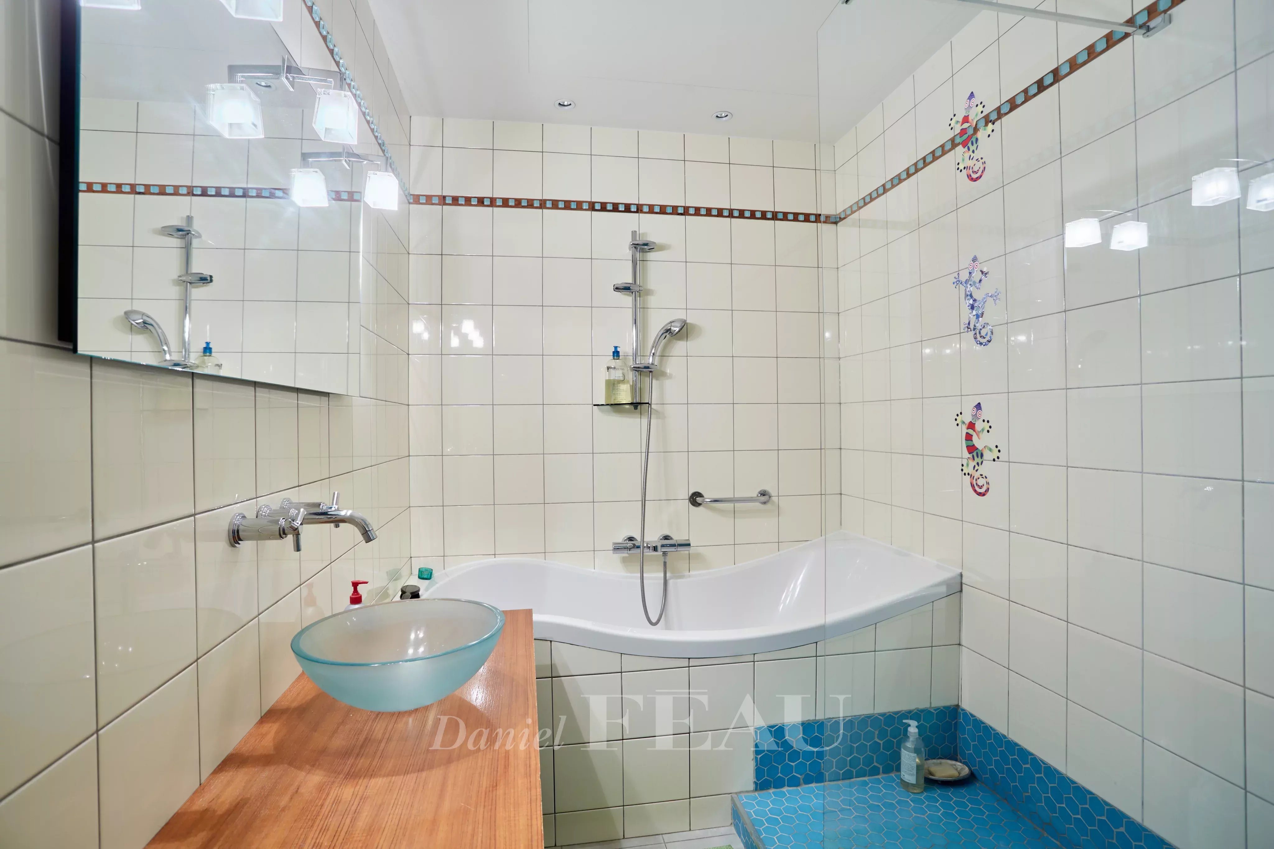 Sale Apartment Paris 16th