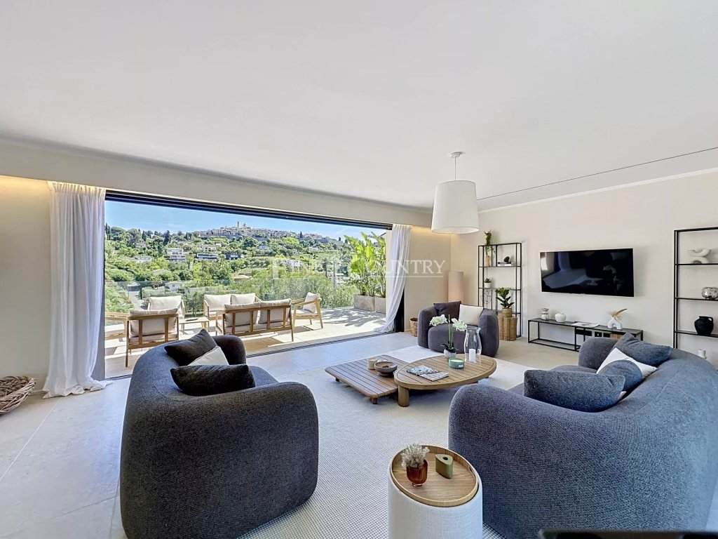 Villa for sale in Saint-paul-de-vence — Luxury Villa for Sale in Saint-Paul-de-Vence | Modern Family Estate