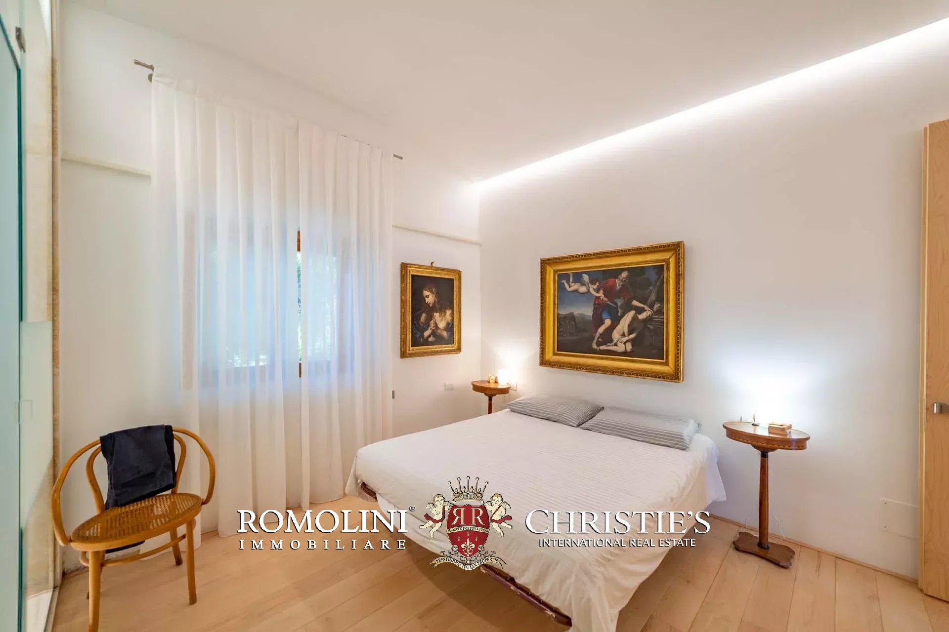 11 Bedroom Villa/Townhouse's Image 56