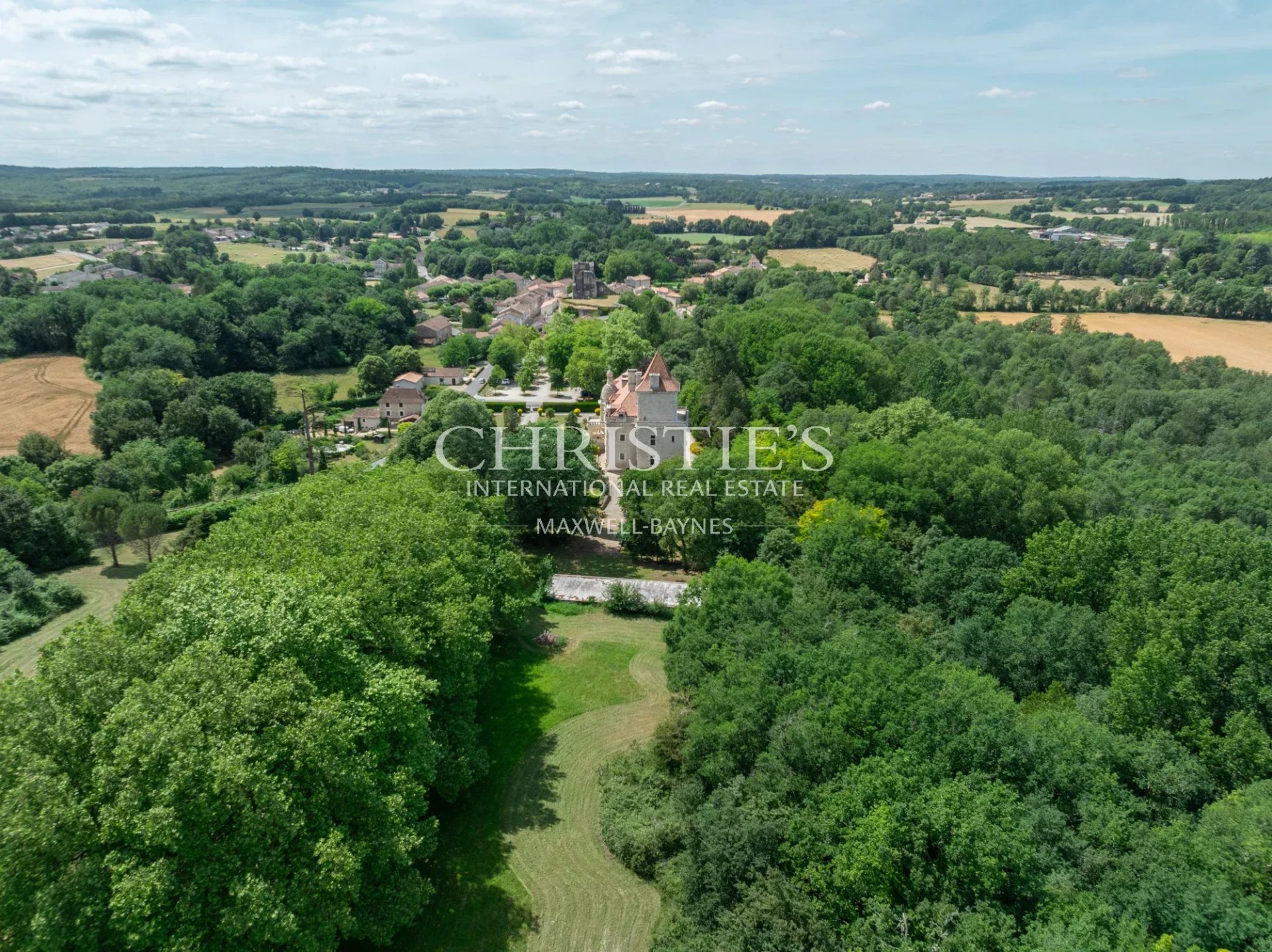 9 Bedroom Chateau's Image 4