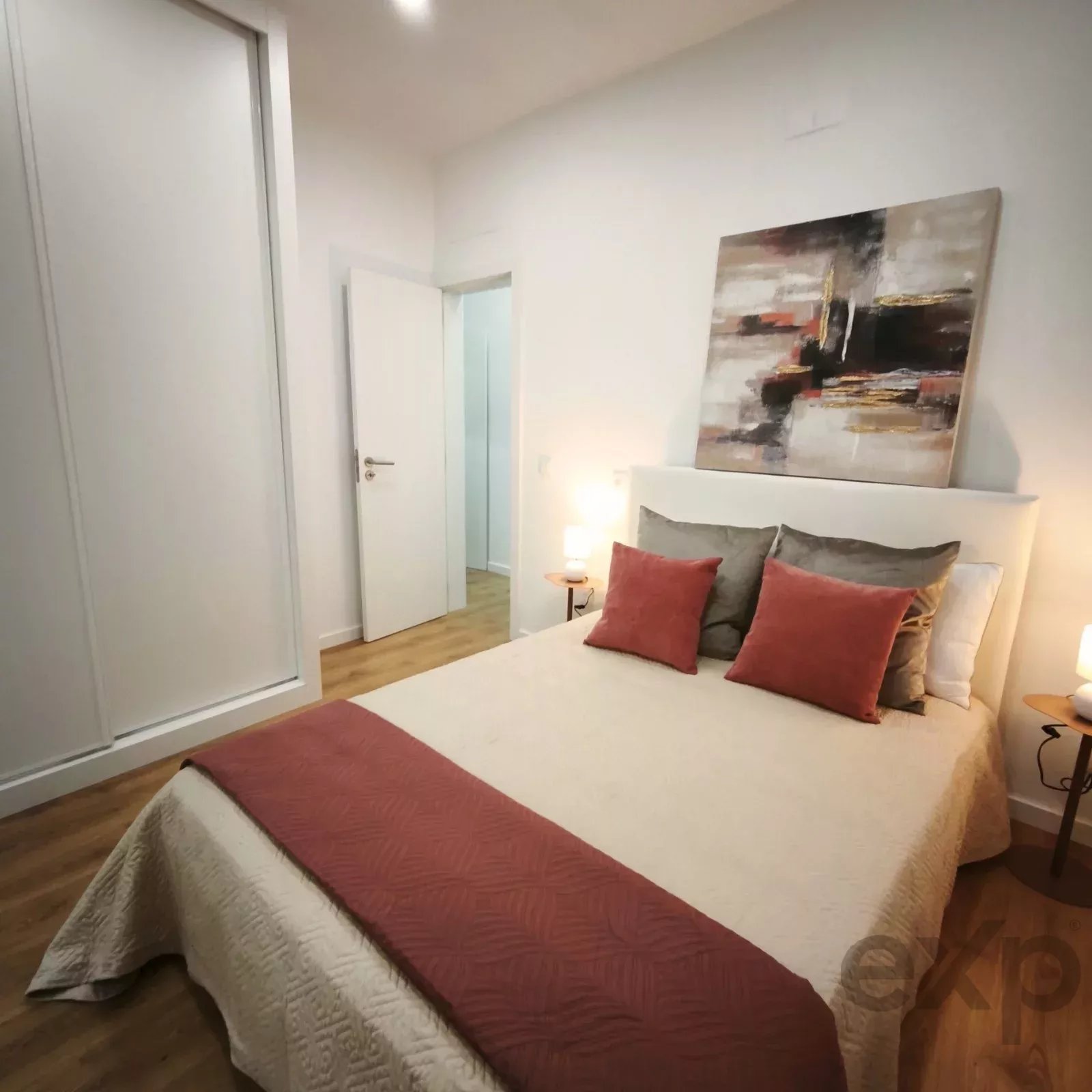 Fully Renovated 3-Bedroom Apartment with En-Suite and Walk-In Closet in Penha de França 87177065 image 13
