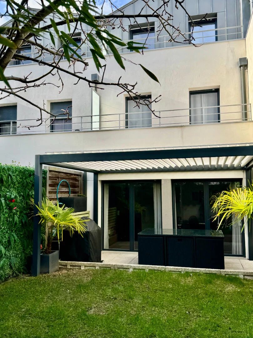 Maison Bois Colombes 5 pièce(s) 96.04 m2, Jardin et parkings