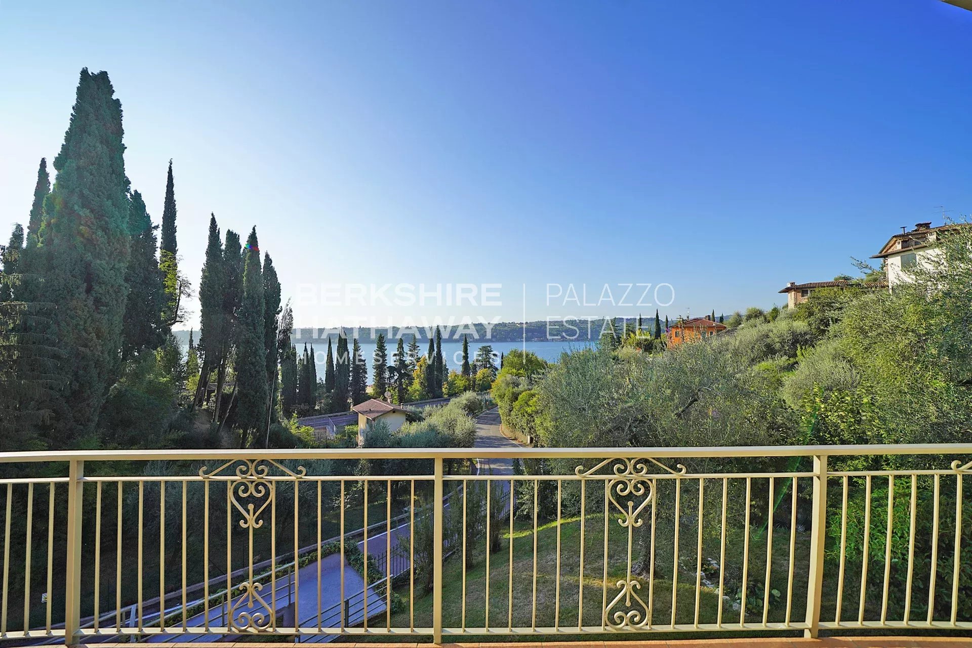 Villa in Bocca di Croce - view 1