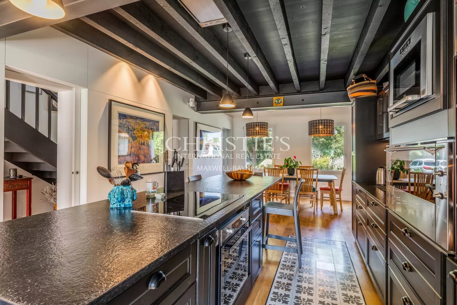 5 Bedroom Villa/Townhouse's Image 4