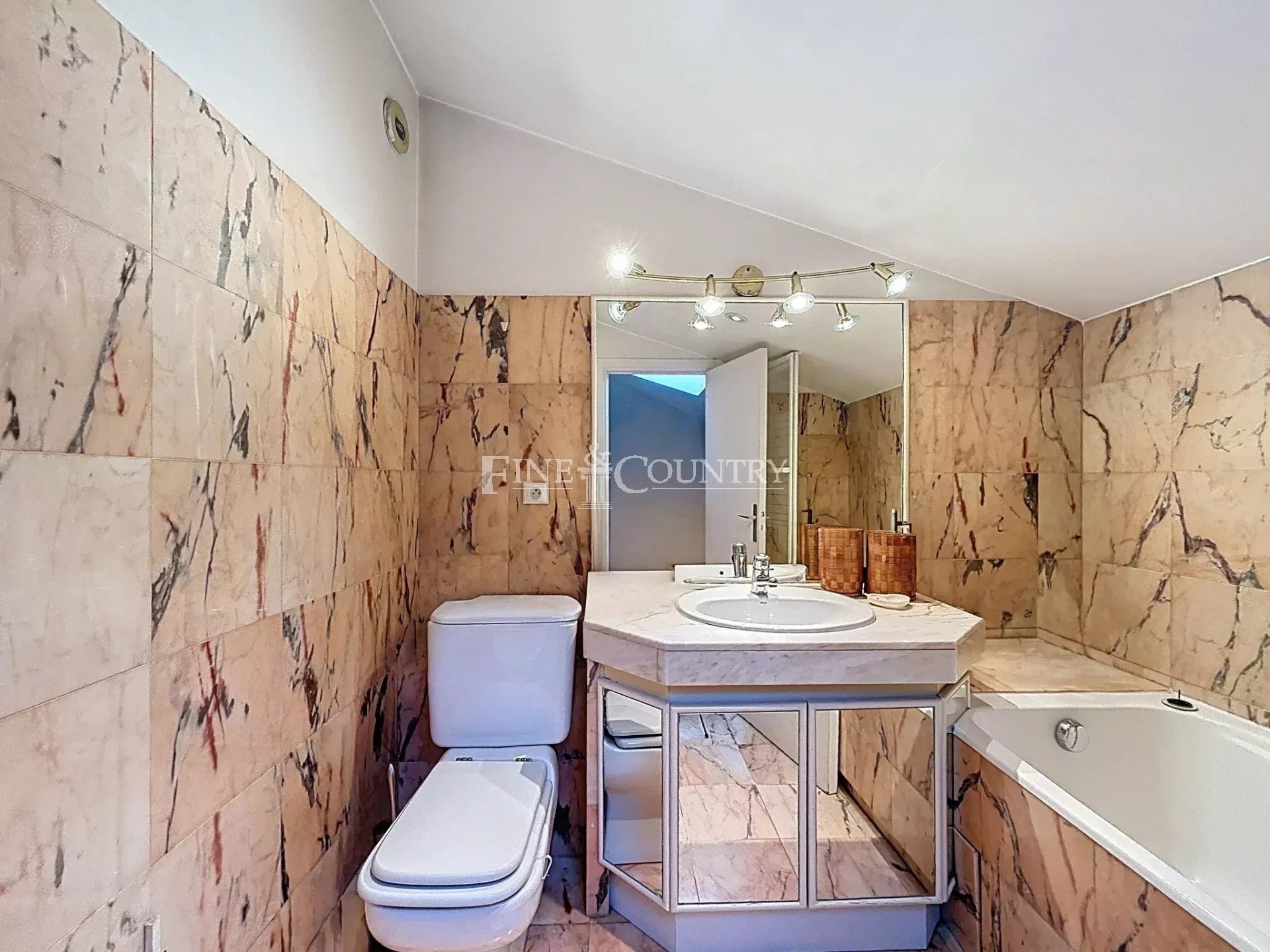 Photo of Apartment 3 bedrooms for sale with terrasse