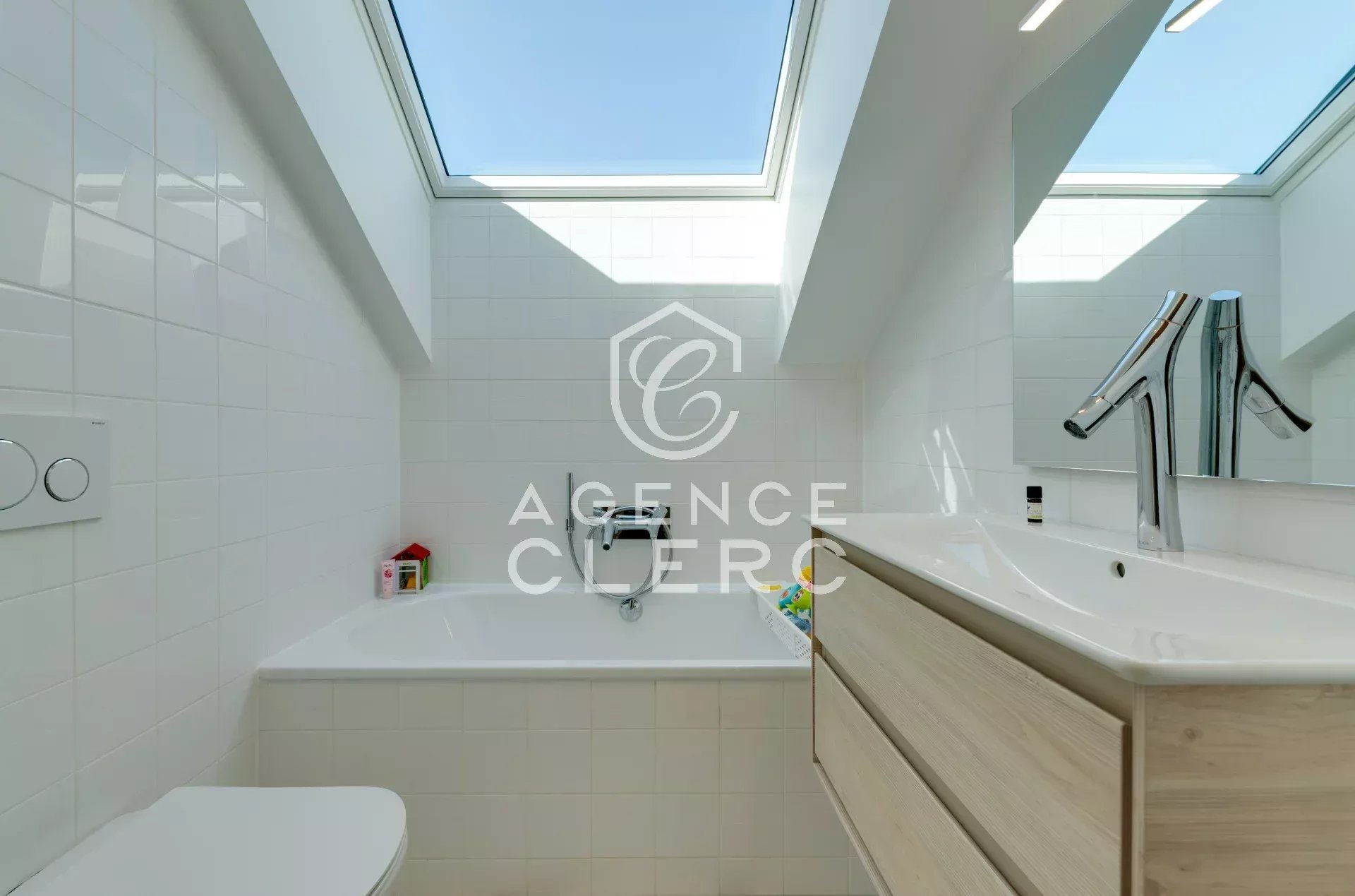 4 Bedroom Villa/Townhouse's Image 5