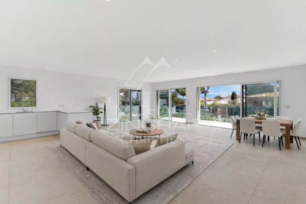 New Elegant house with sea view close to the port — photo 1