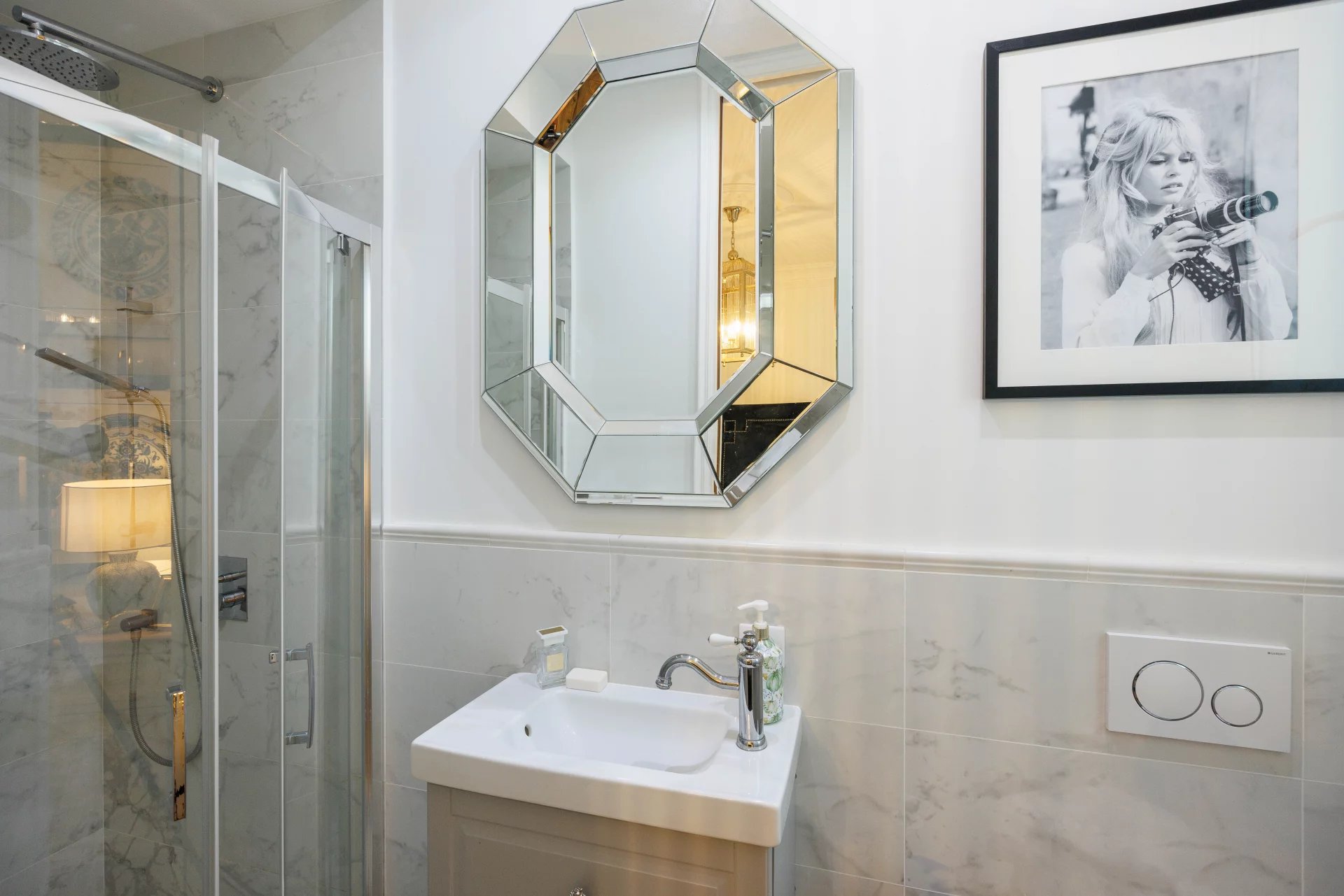 Tastefully renovated villa with guest house and open views