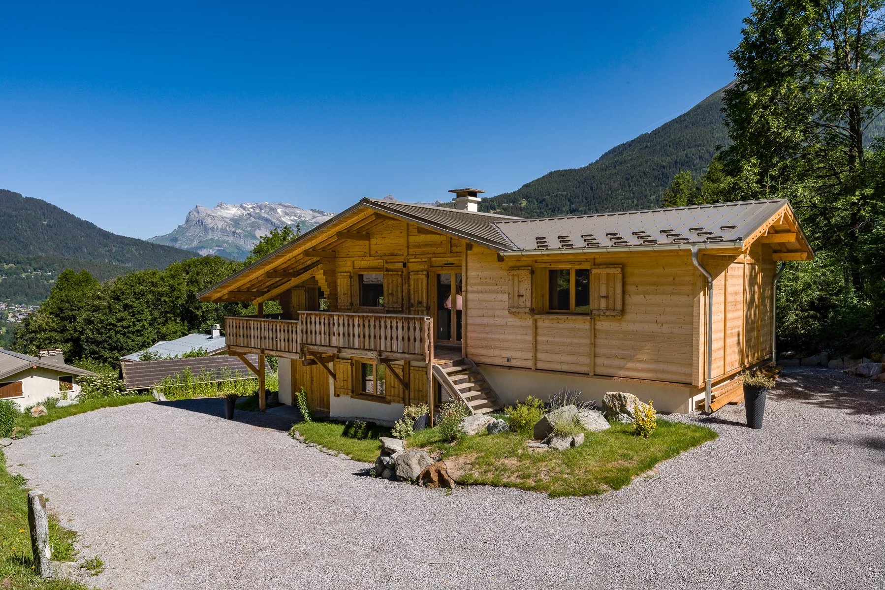Photo of LES HOUCHES - Newly renovated 4-bedroom chalet
