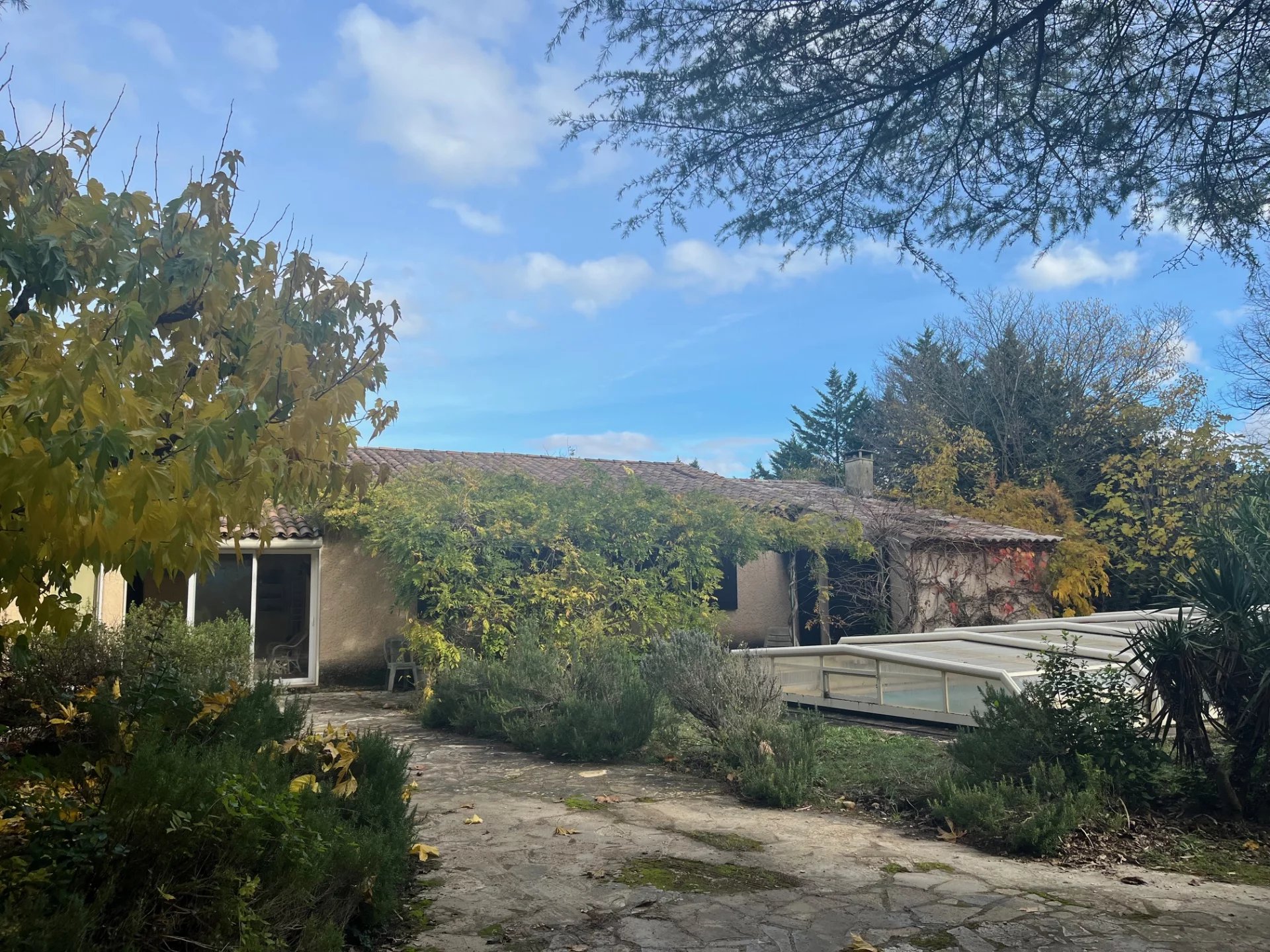 TRETS - EXCLUSIVITÉ