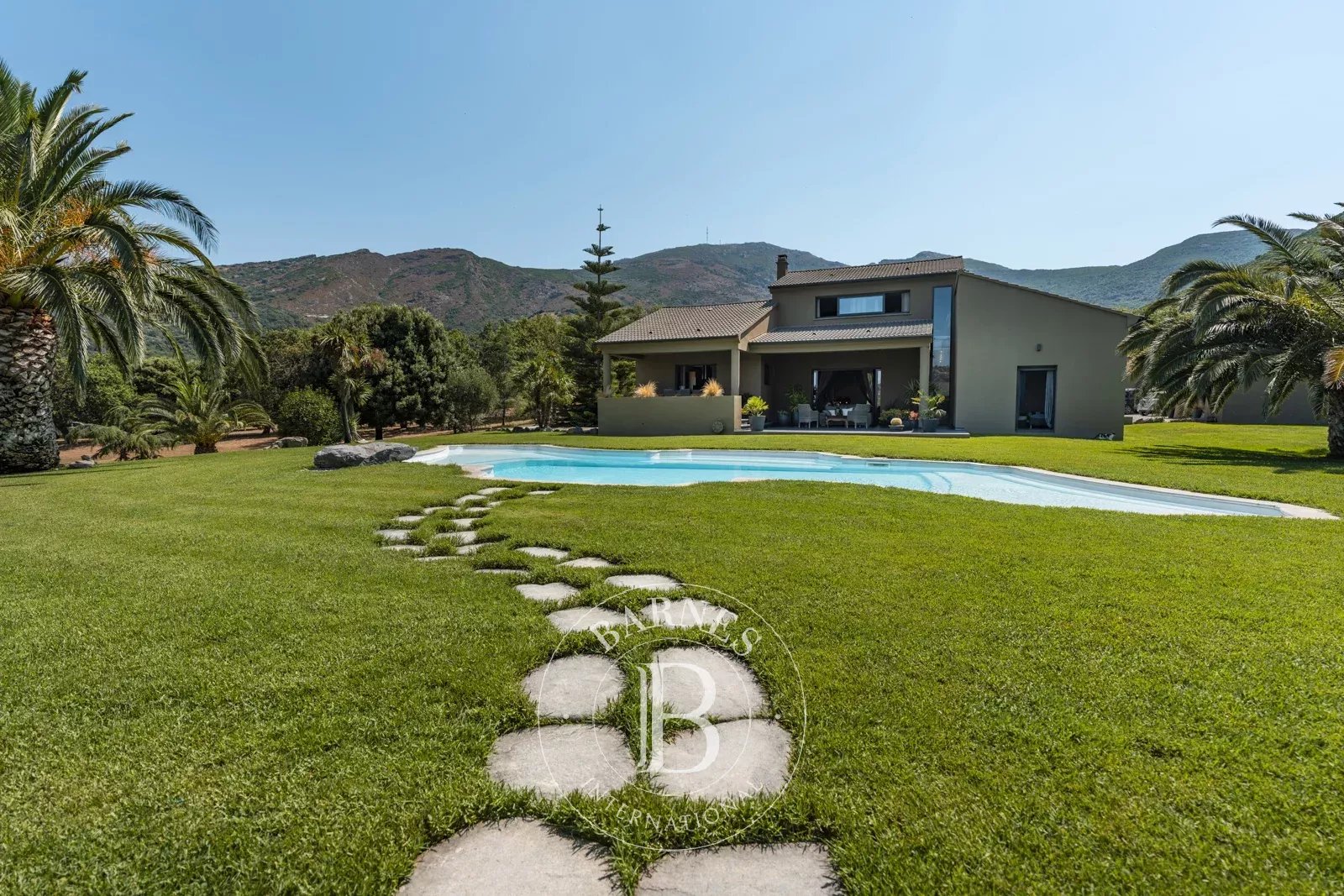 Patrimonio, architect-designed villa, 4 bedrooms, near the beach
