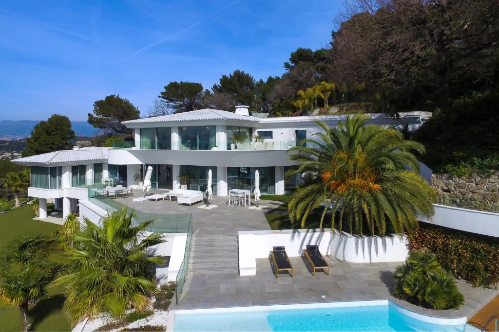 Villa for sale in Cannes — Grand Sea View Villa in Cannes Californie | 16-Bedroom Family Estate