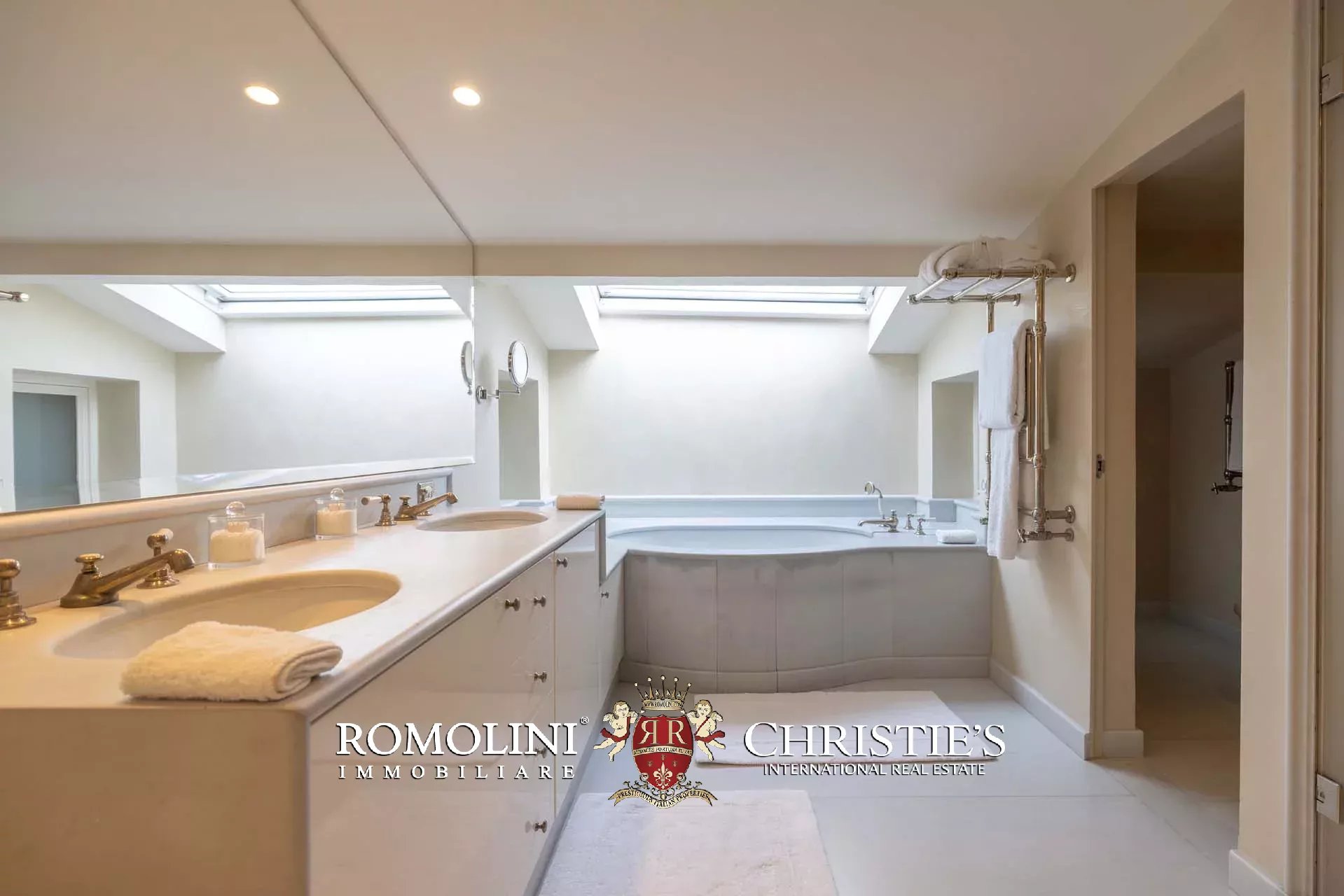 16 Bedroom Villa/Townhouse's Image 55