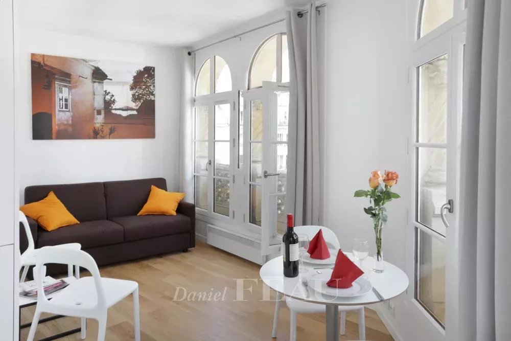 Rental Studio Paris 1st