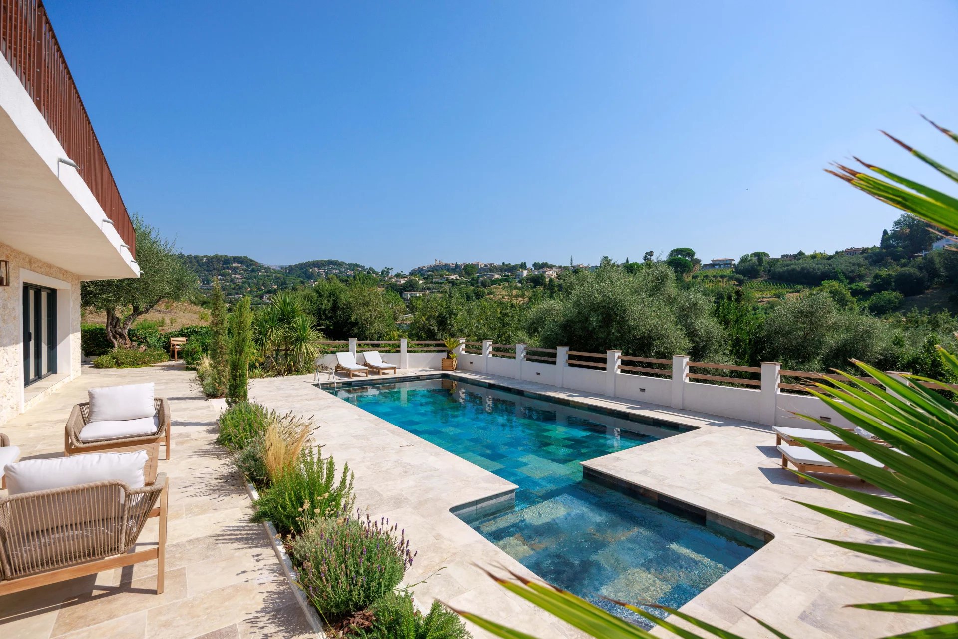 Vue panoramique sur le village de Saint Paul de Vence