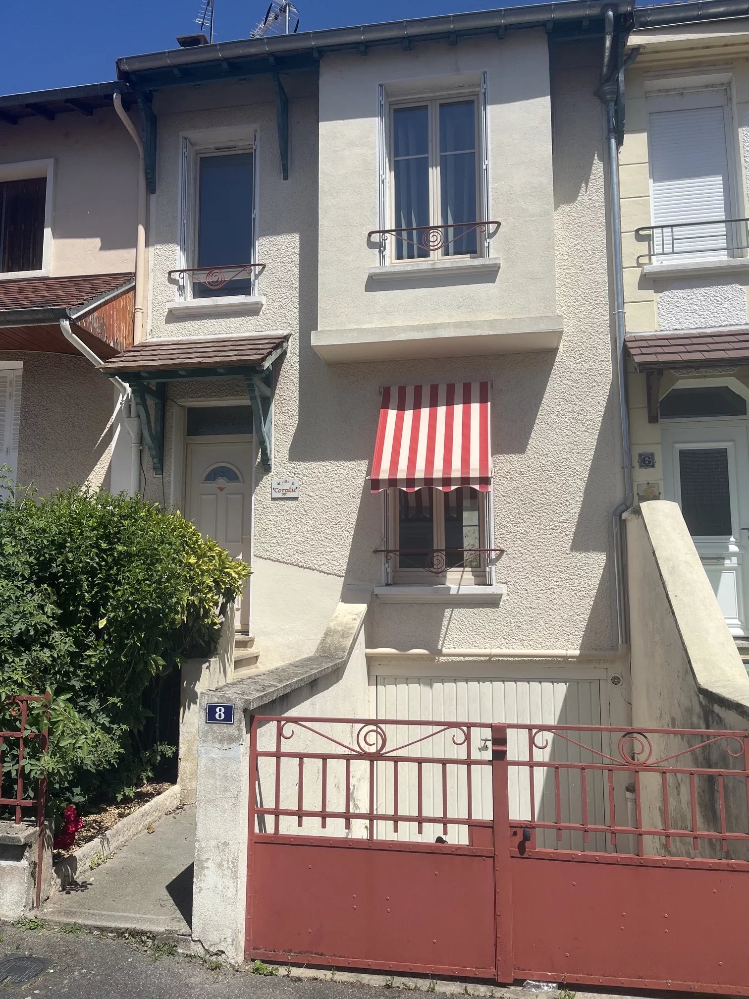 JOLIE MAISON AVEC GARAGE ET JARDIN