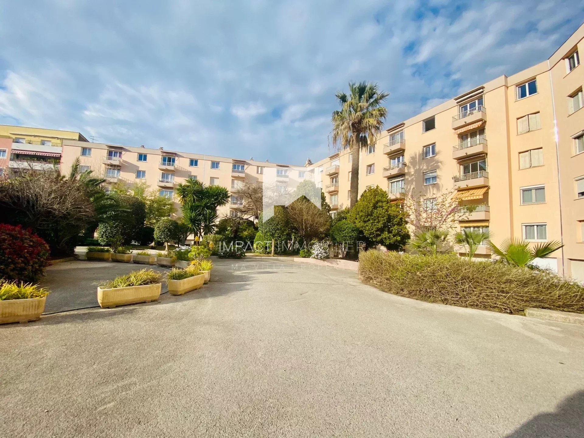 Agence immobilière de 
