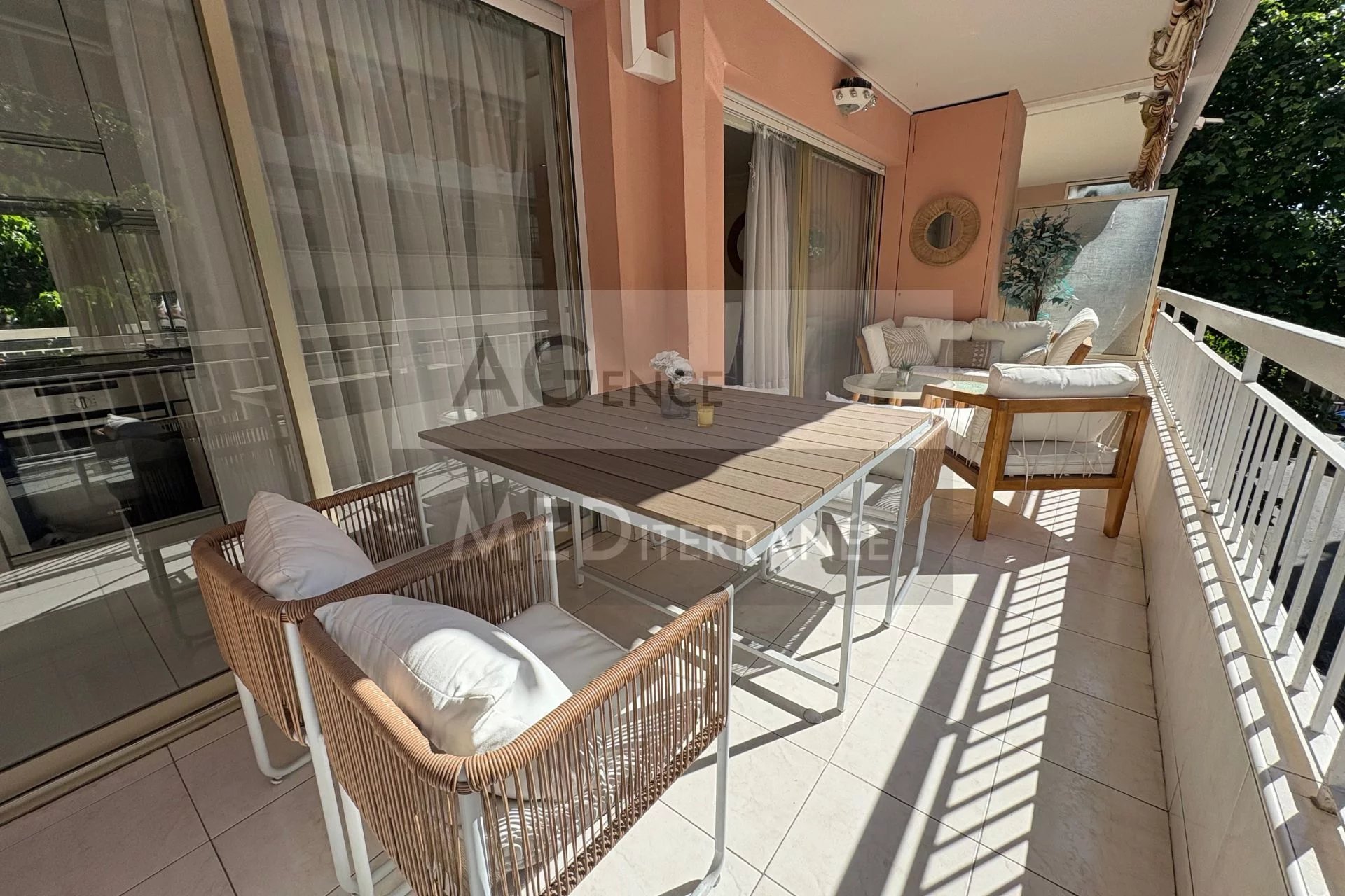 Agence immobilière de 