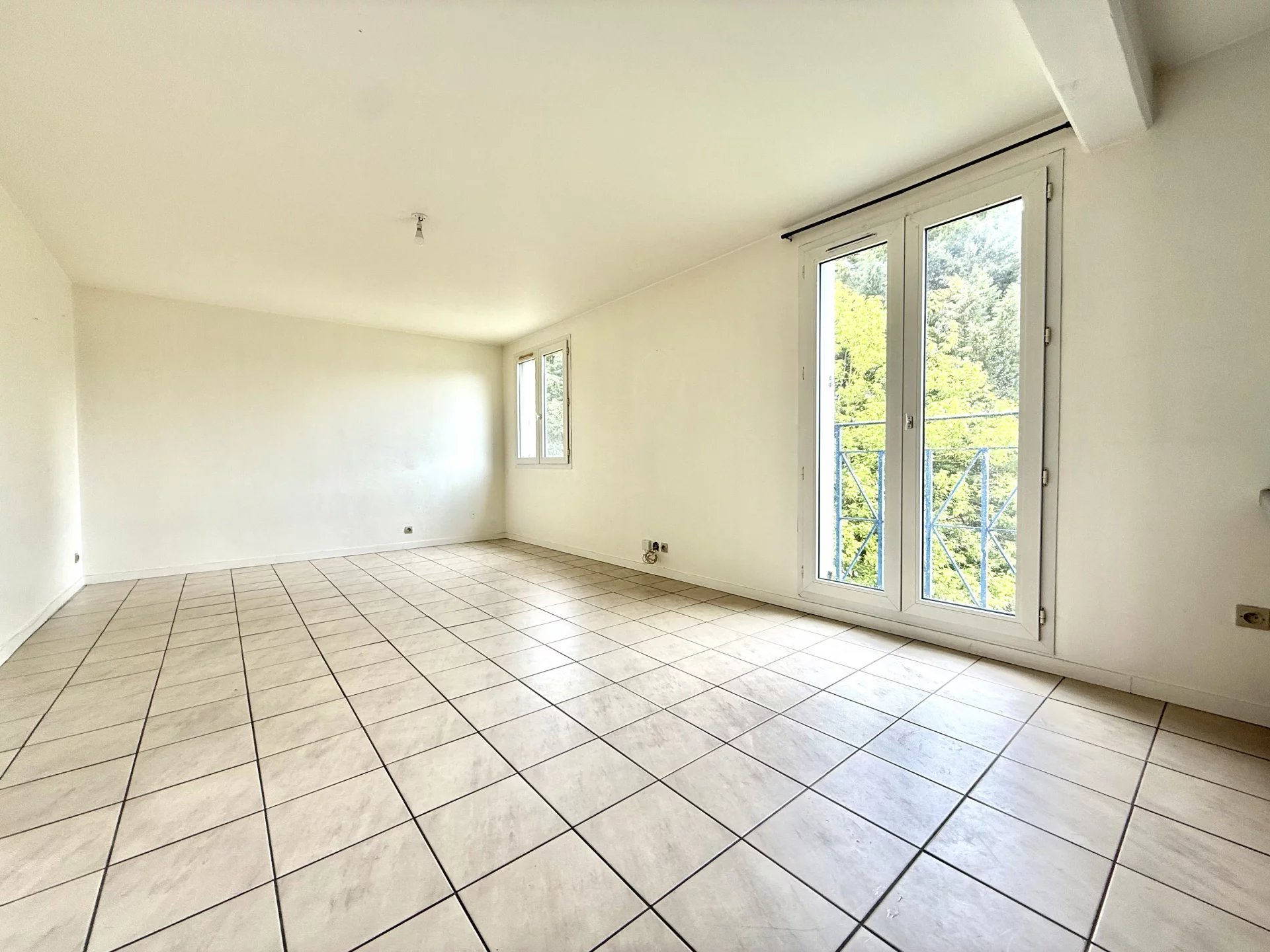 PACY-SUR-EURE - Appartement F3 de 66 m2