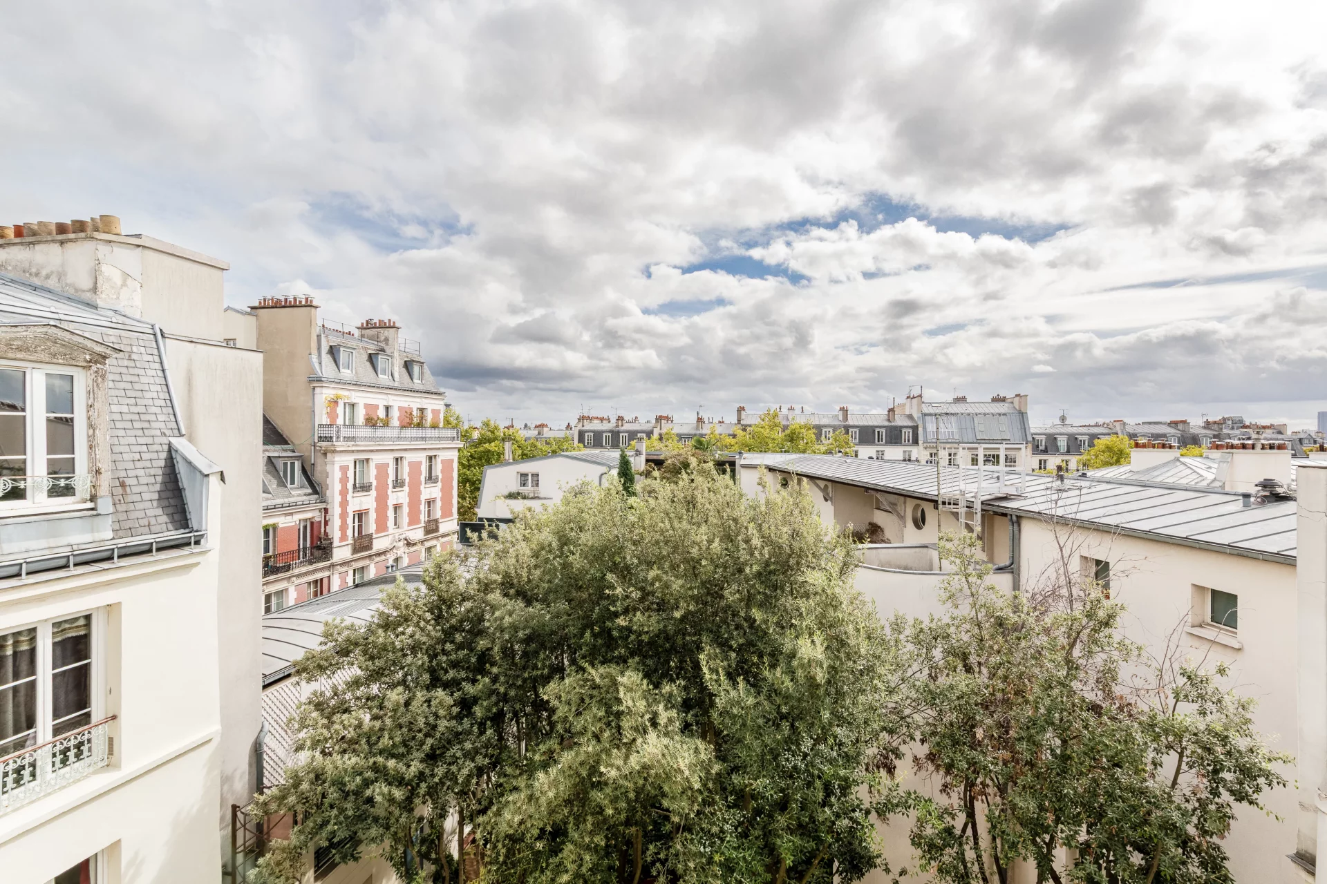 Paris 18e - SACRÉ-CŒUR / RUE SEVESTE