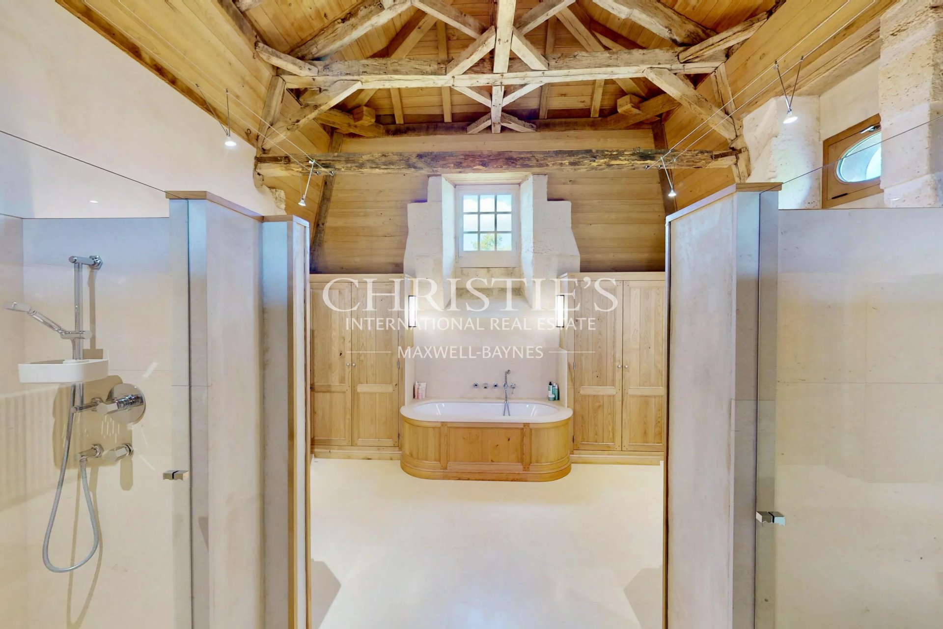6 Bedroom Chateau's Image 18