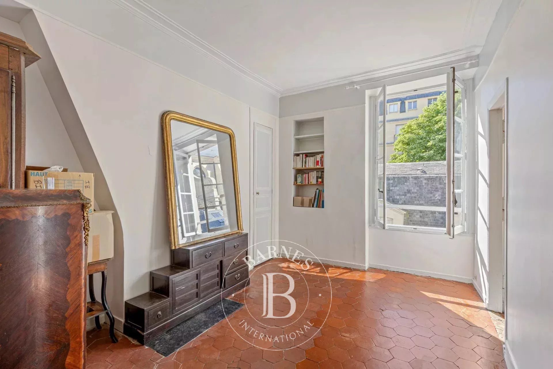 Daire Paris 4ème - picture 5