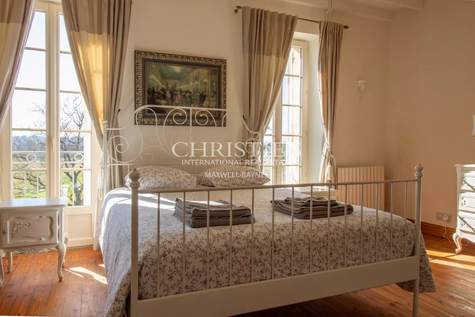 6 Bedroom Villa/Townhouse's Image 13