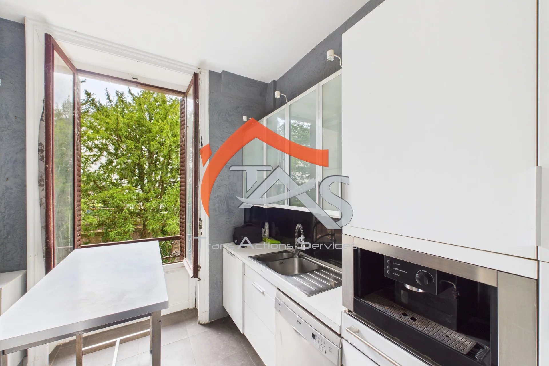 Duplex 165.61m² avec jardin et place de stationnement - Photo 3