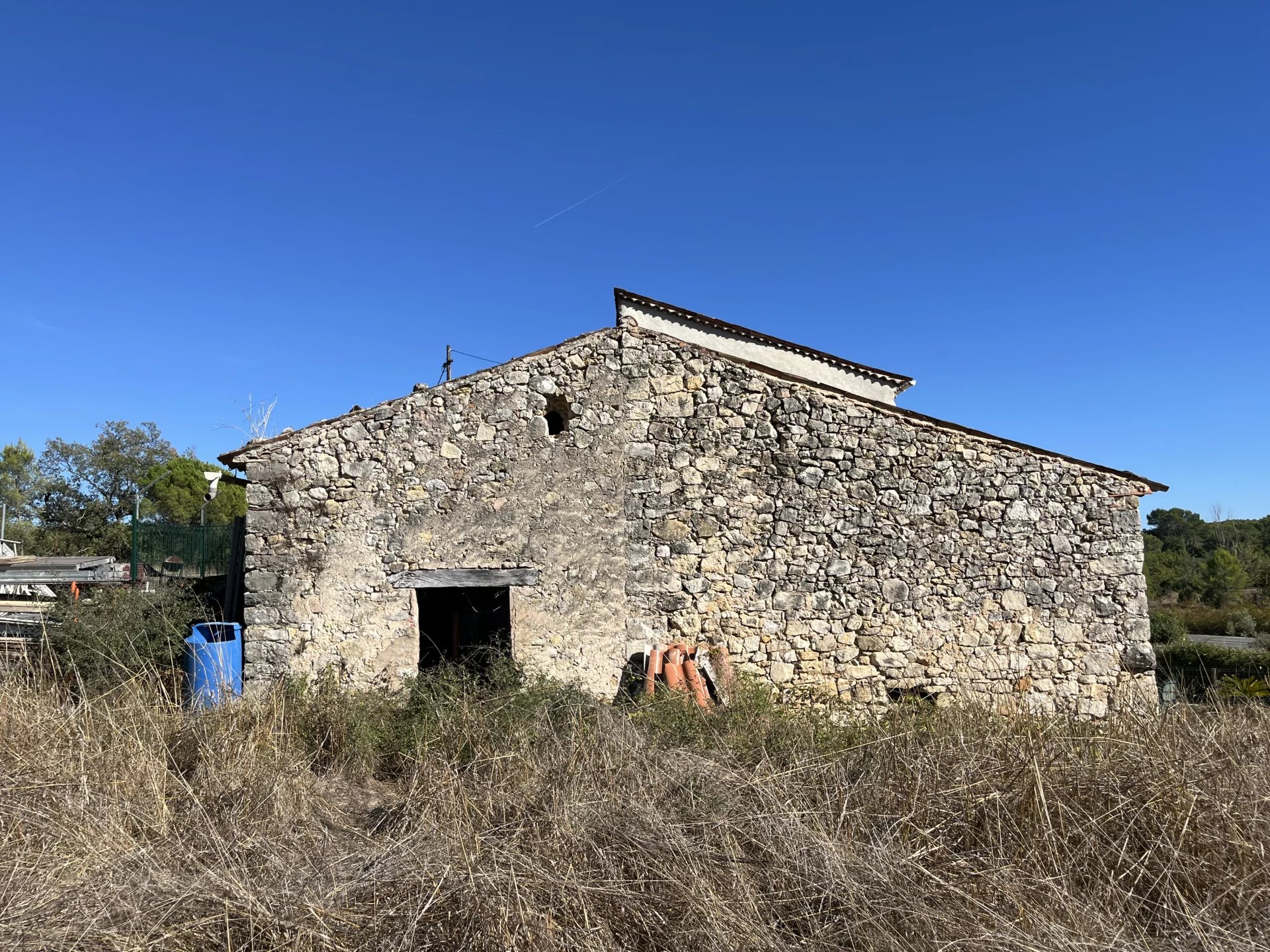 Old stone farmhouse with 3 apartments - Saint-Paul en forêt Old stone farmhouse with 3 apartments - Saint-Paul en forêt