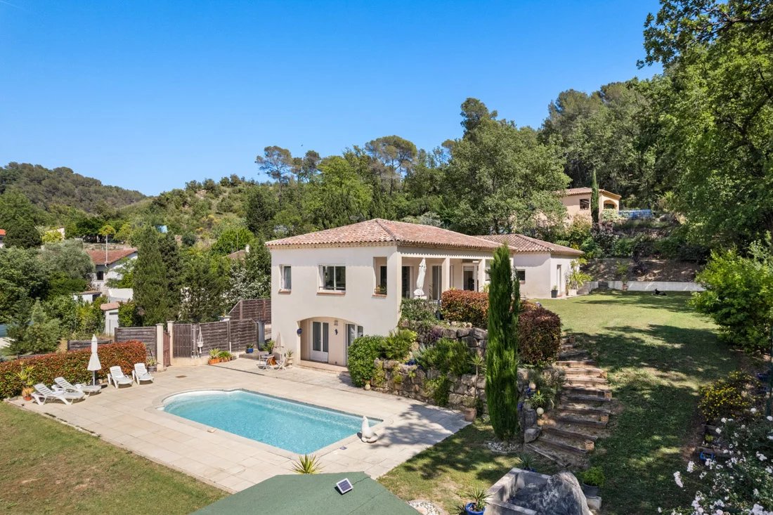 06250 MOUGINS VILLA