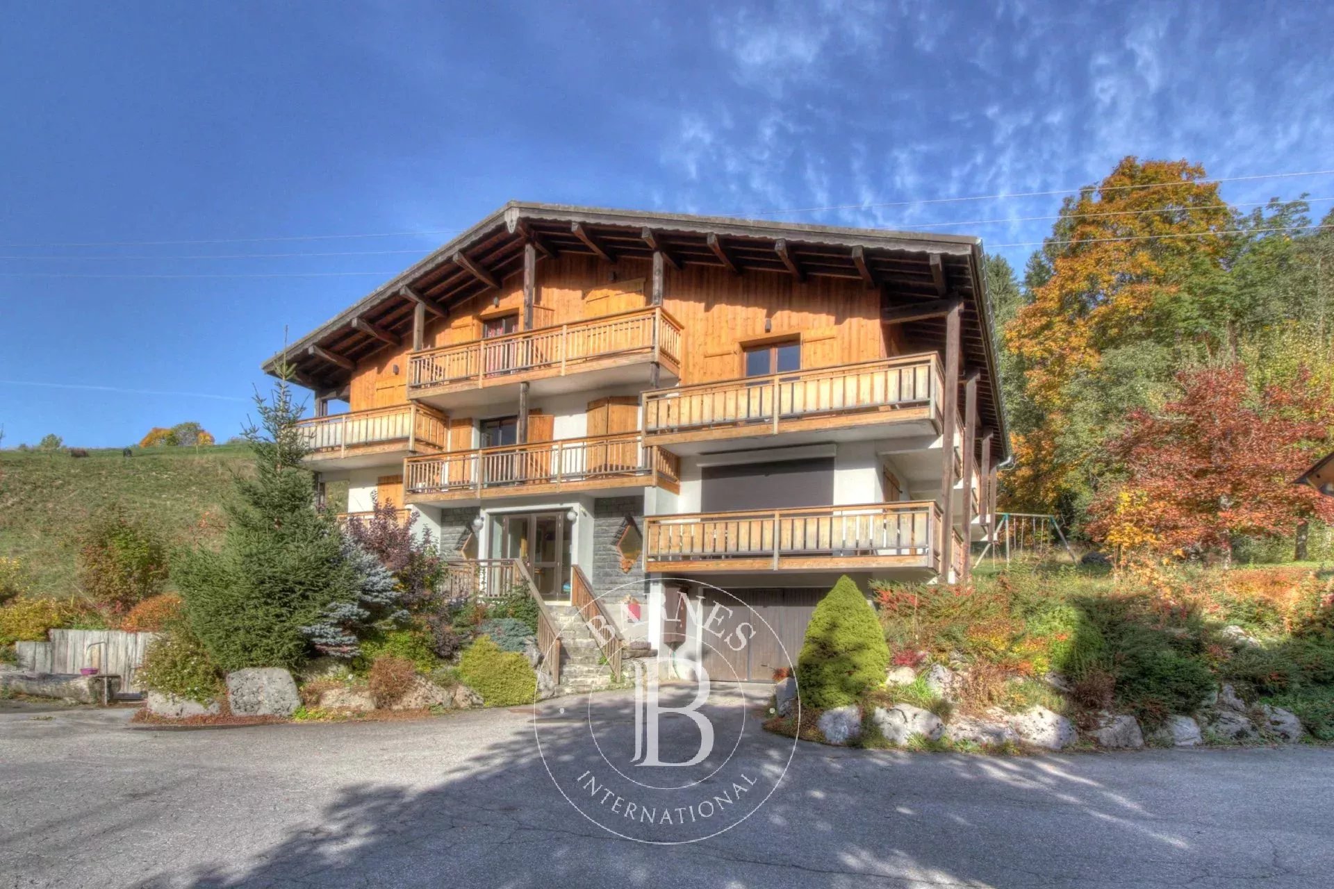 Photo of Chalet de 450 m² to renovate - Les Gets - Close to the lift