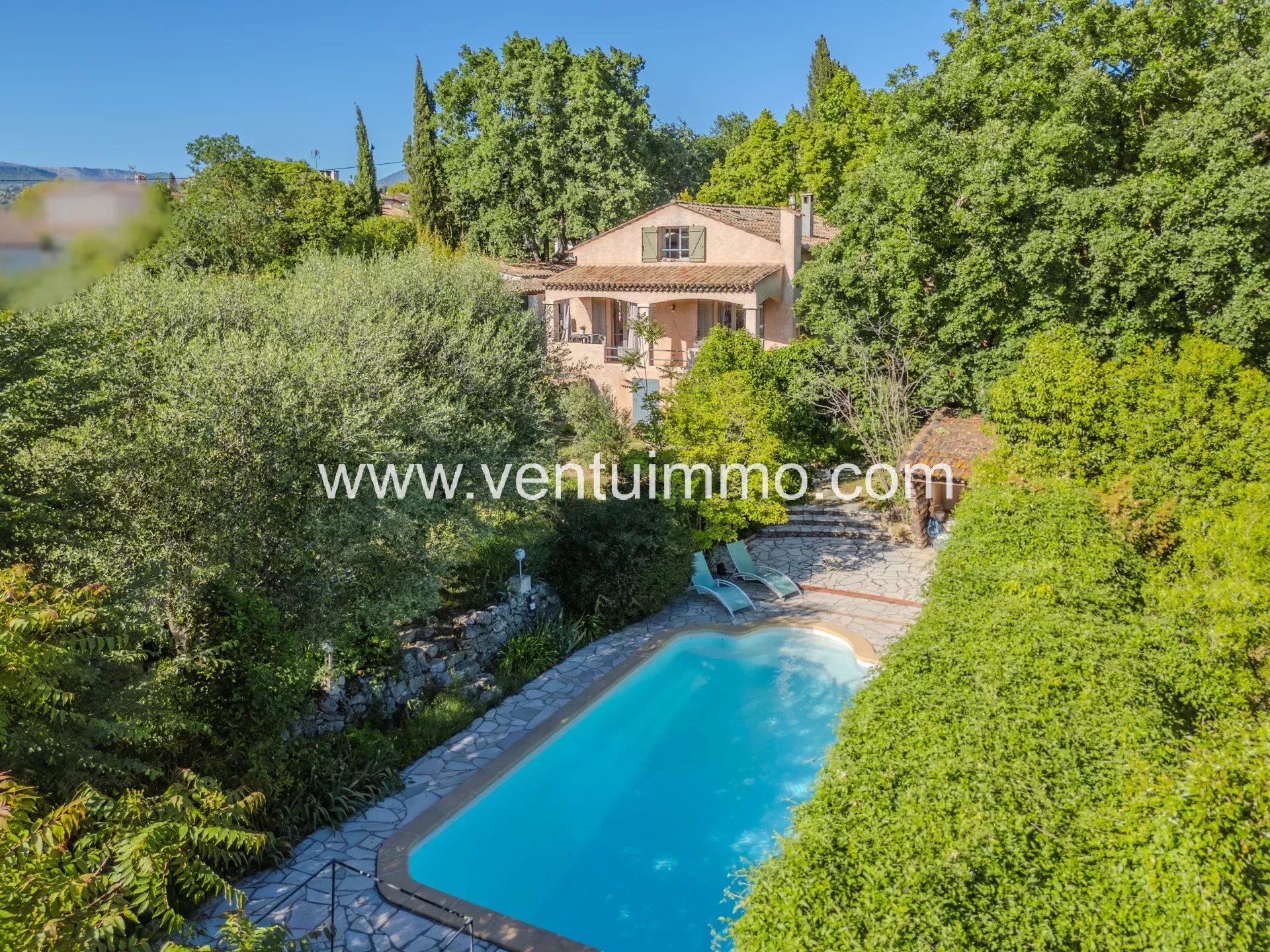 Agence immobilière de 