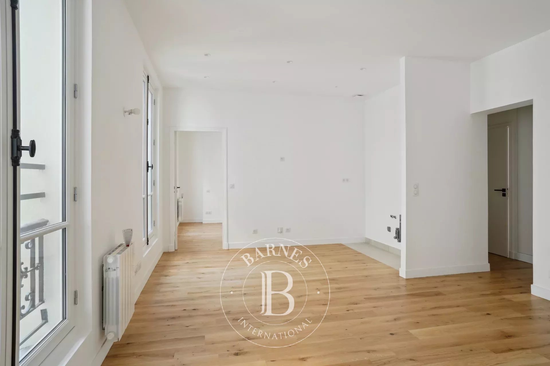 Paris 6 - Saint-Placide - 2-room apartment - renovated - quiet - overlooking a courtyard