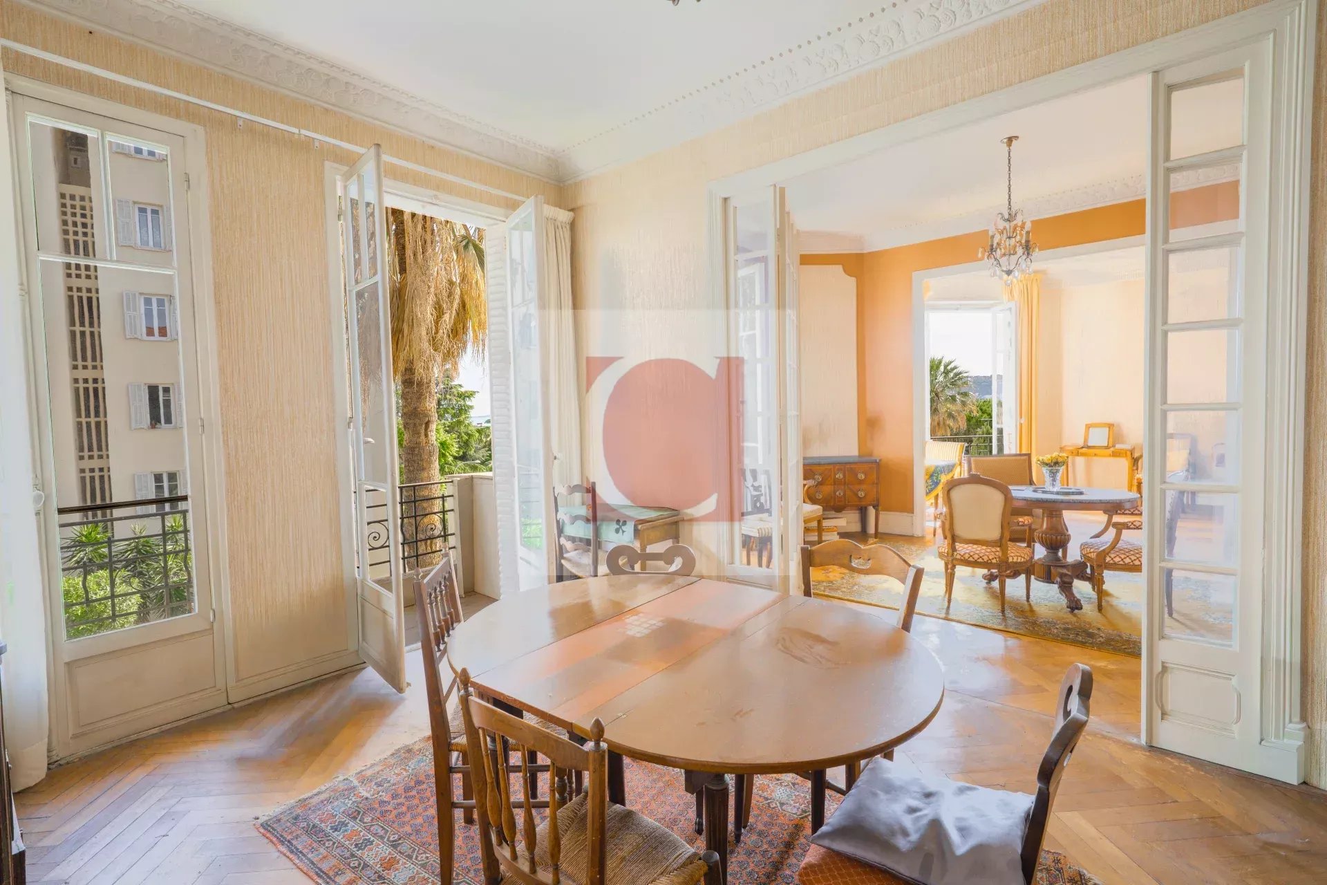 NICE BAS CIMIEZ : APPARTEMENT BOURGEOIS D EXCEPTION 4/5P EN ETAGE AVEC ASCENSEUR, VUES MER ET COLLINES.