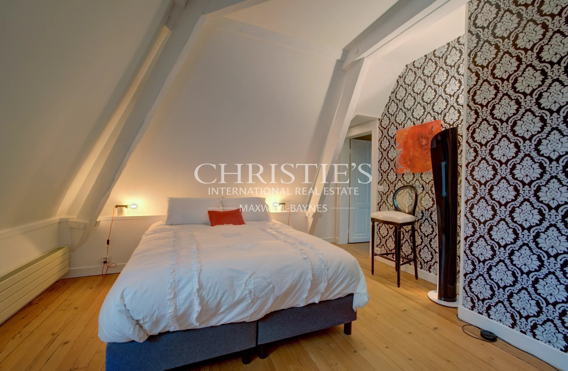 9 Bedroom Chateau's Image 26