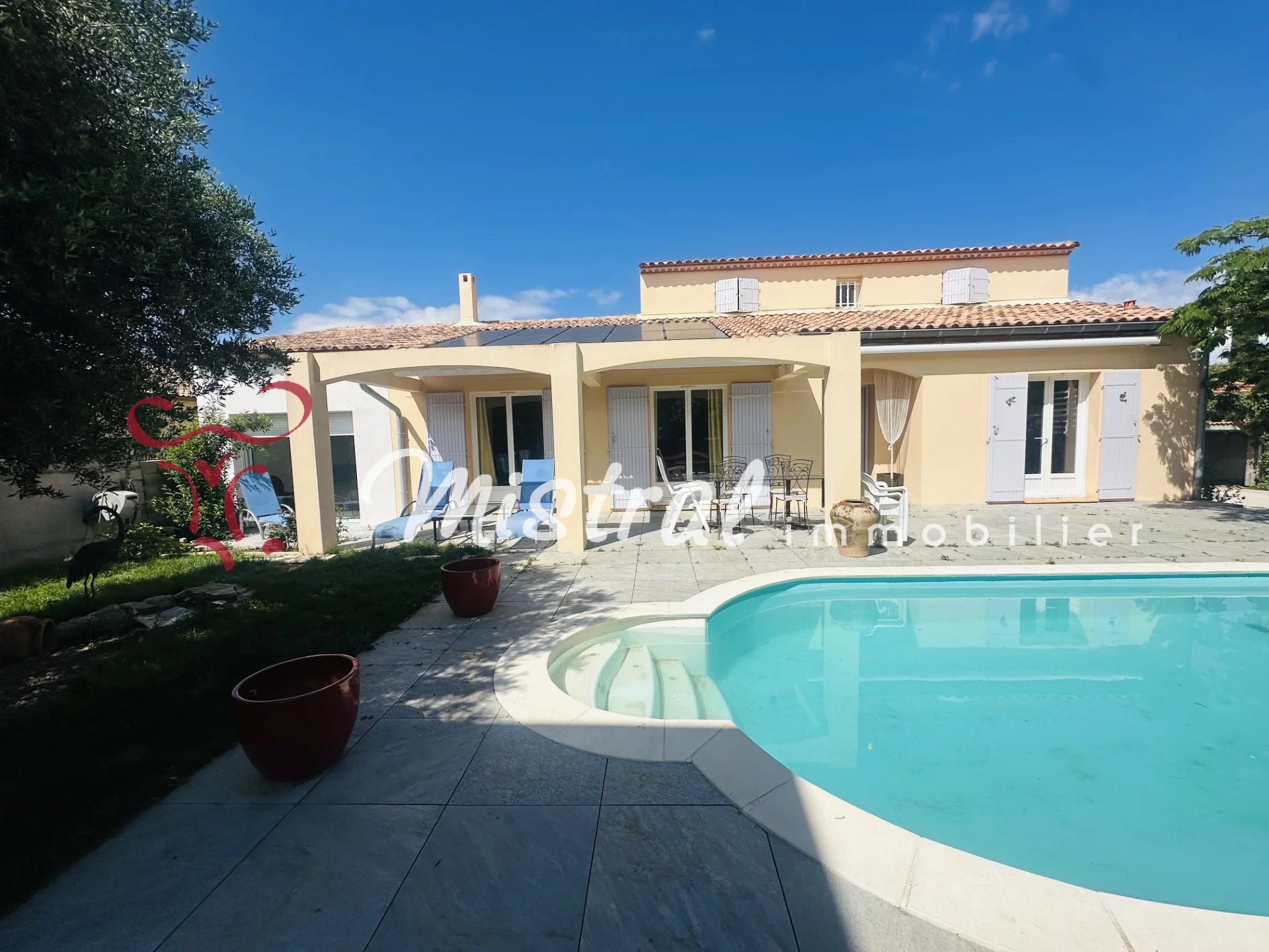 VENTE VILLA 3 CHAMBRES AIGUES-MORTES AVEC PISCINE ET GARAGE