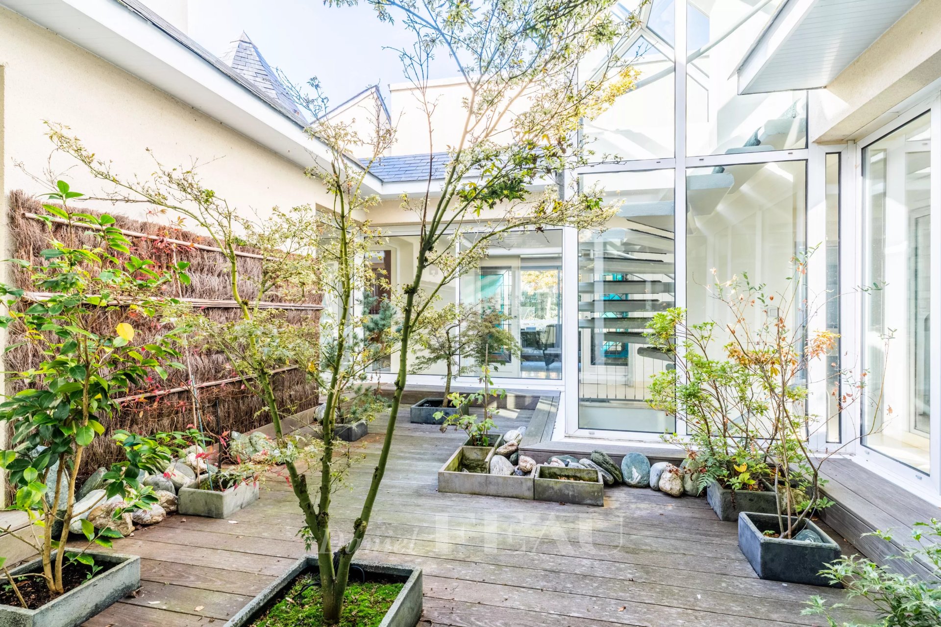 6 Bedroom Villa/Townhouse's Image 7