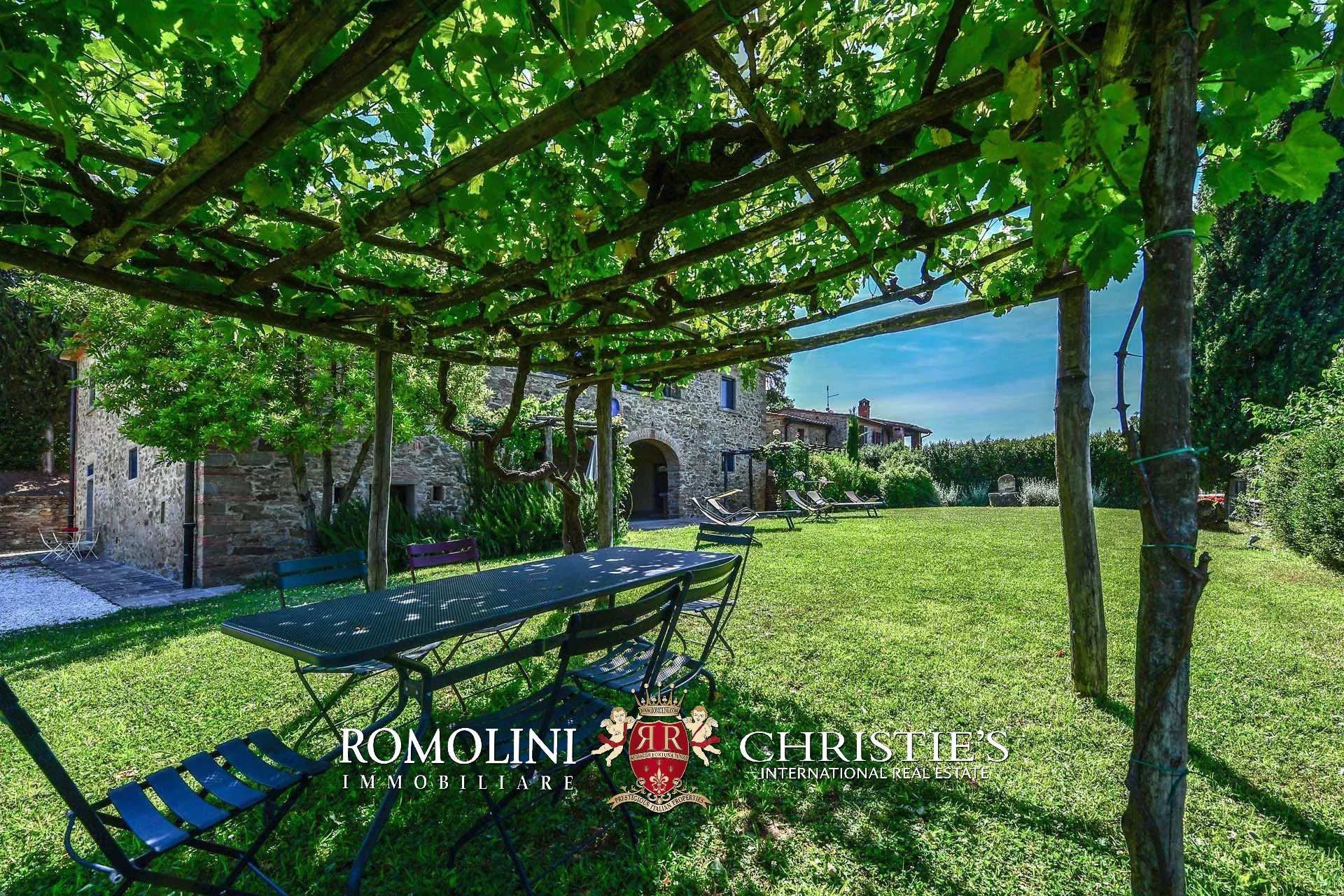 16 Bedroom Vineyard's Image 16