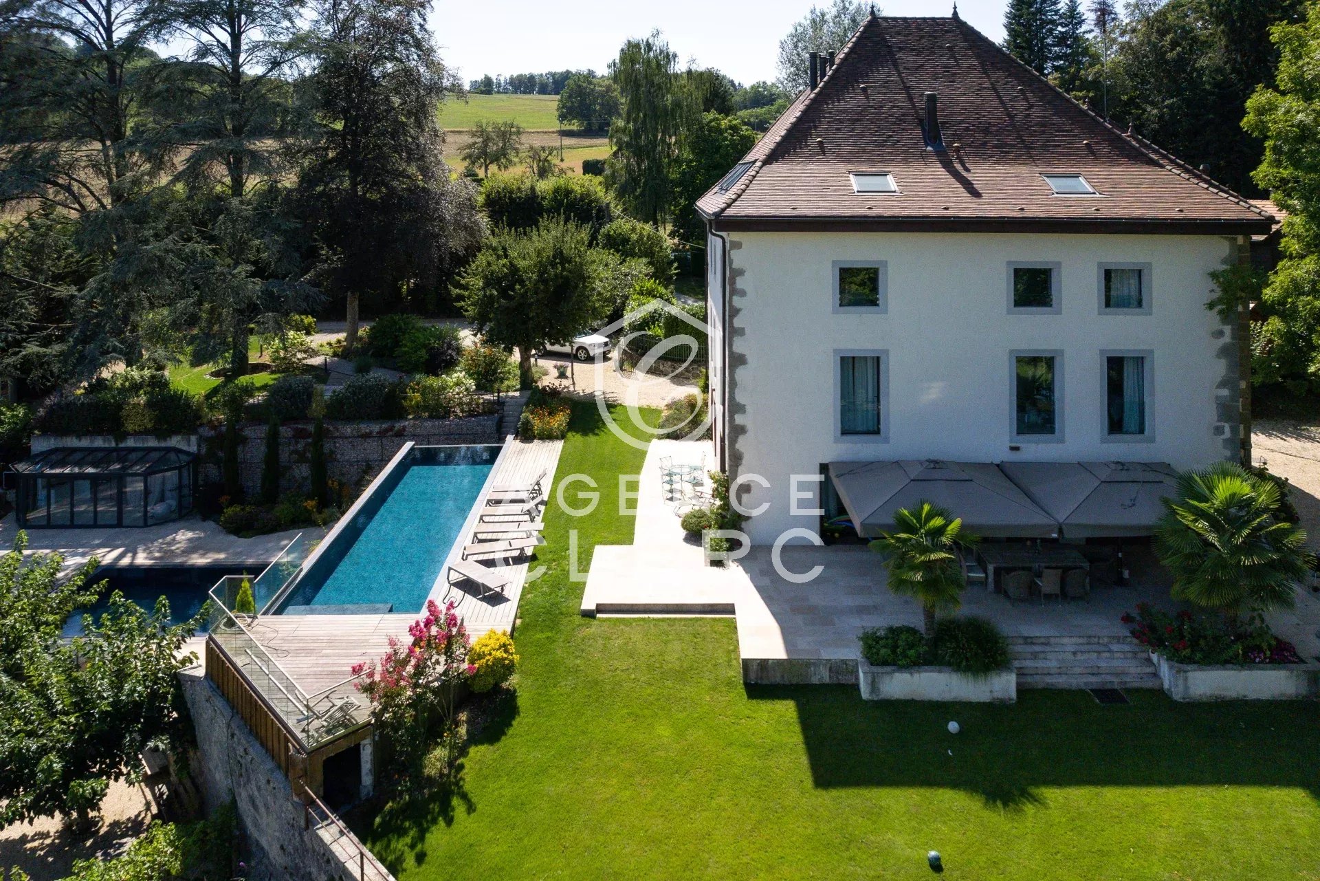 8 Bedroom Villa/Townhouse's Image 4