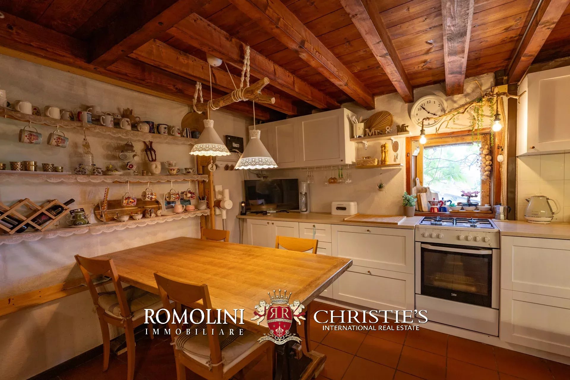 9 Bedroom Villa/Townhouse's Image 79
