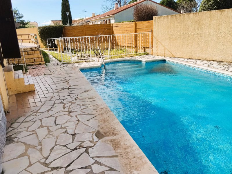 Photo 11 — Maison à fort potentiel avec dépendance et piscine – Marguerittes centre à pied