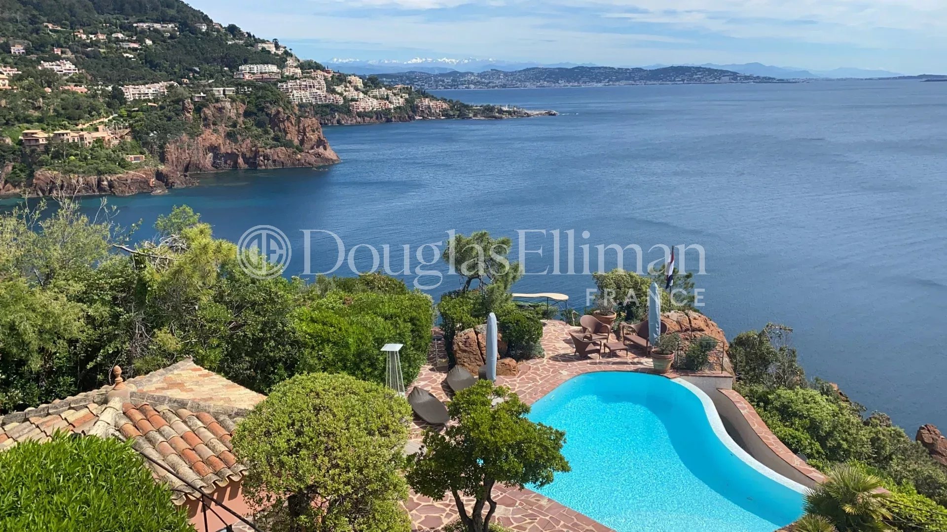 THEOULE-SUR-MER – Magnifique villa pieds dans l&rsquo;eau - Image nᵒ3