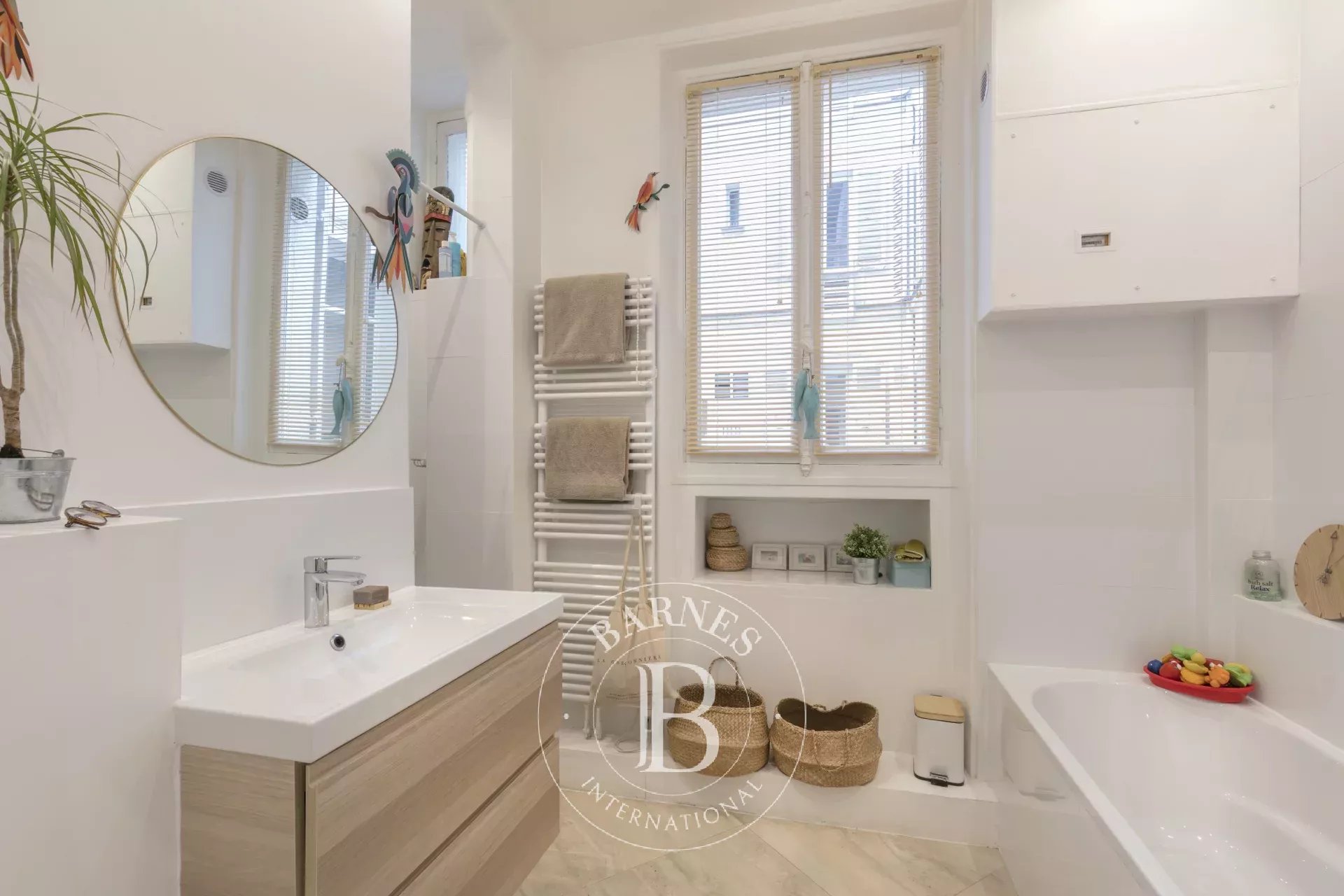 Exclusive - Neuilly-Town Hall- 3-bed apartment - Period charm - Possible office space. - picture 11