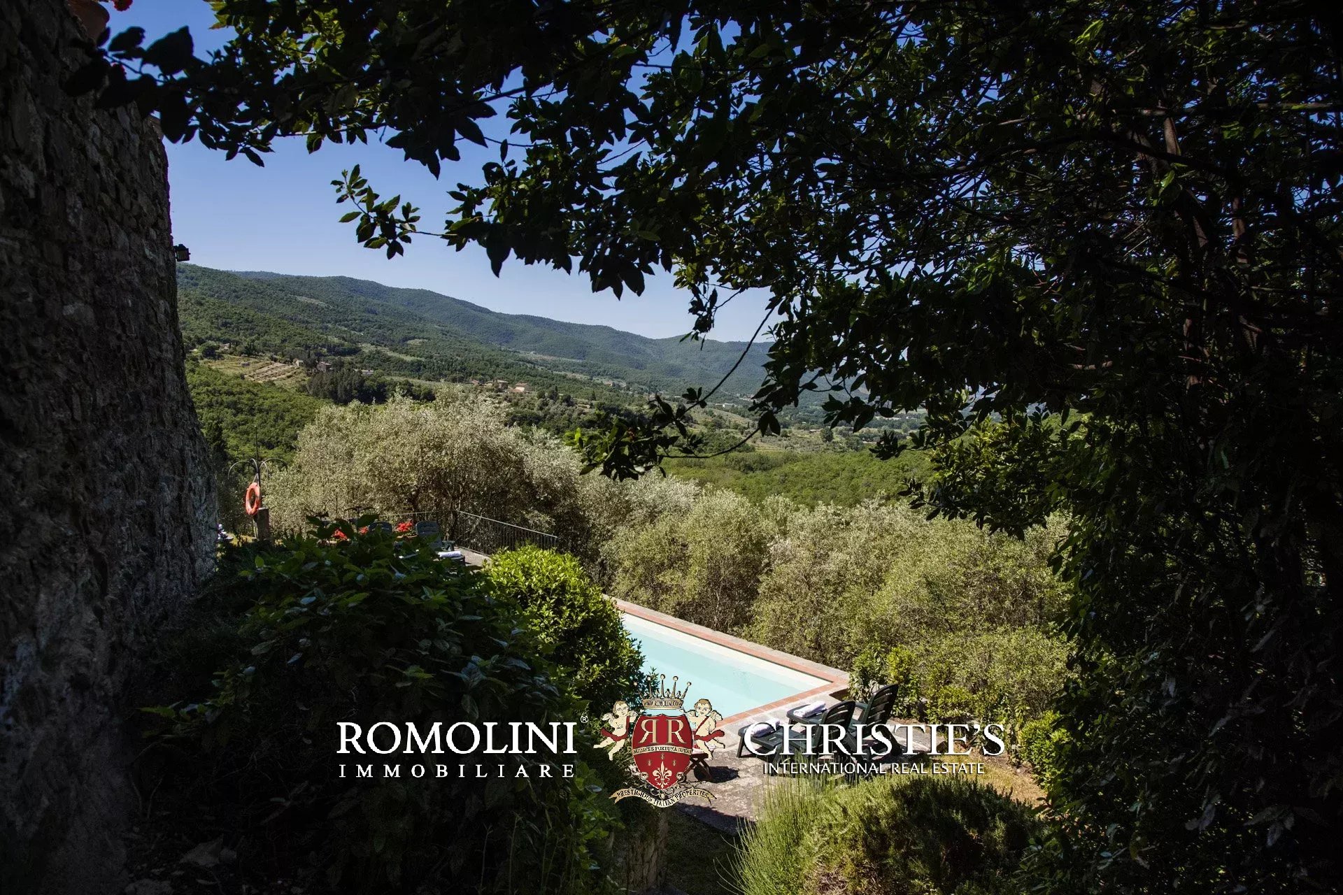 WEILER MIT PANORAMABLICK UND KIRCHE ZU VERKAUFEN IN CASTIGLION FIORENTINO 