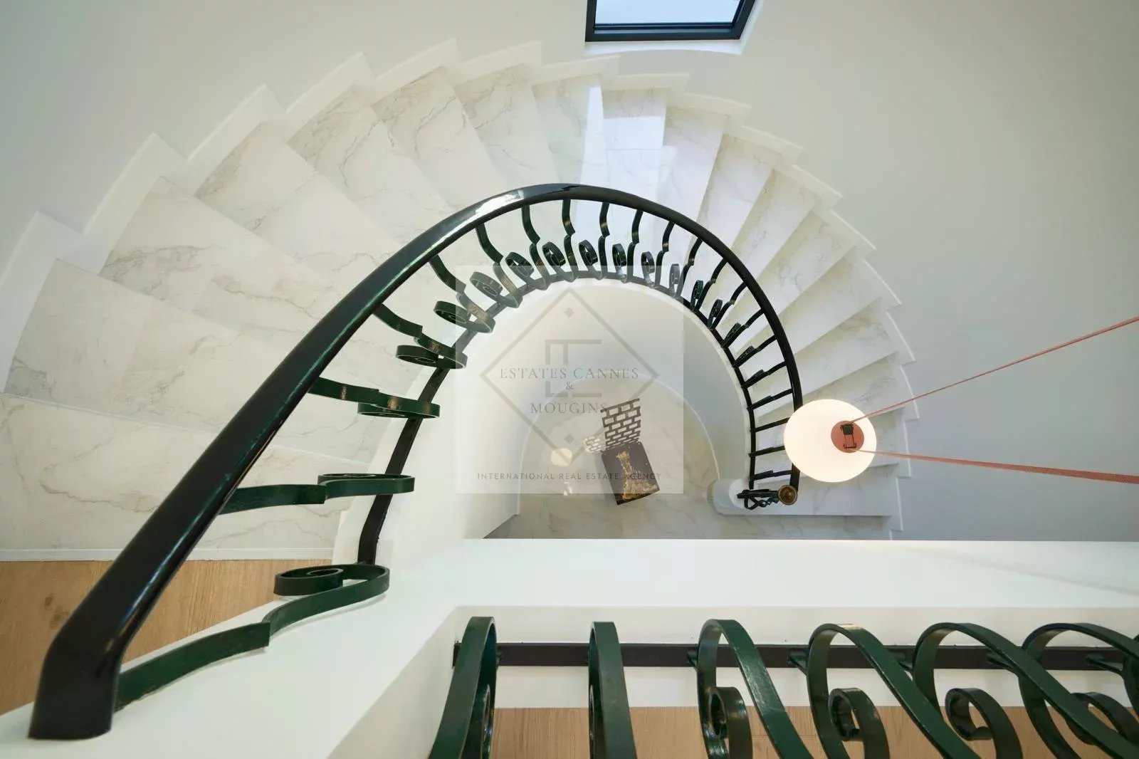 Villa de luxe à Cannes : Écrin d'élégance avec vue mer panoramique dans un domaine privé — photo 7