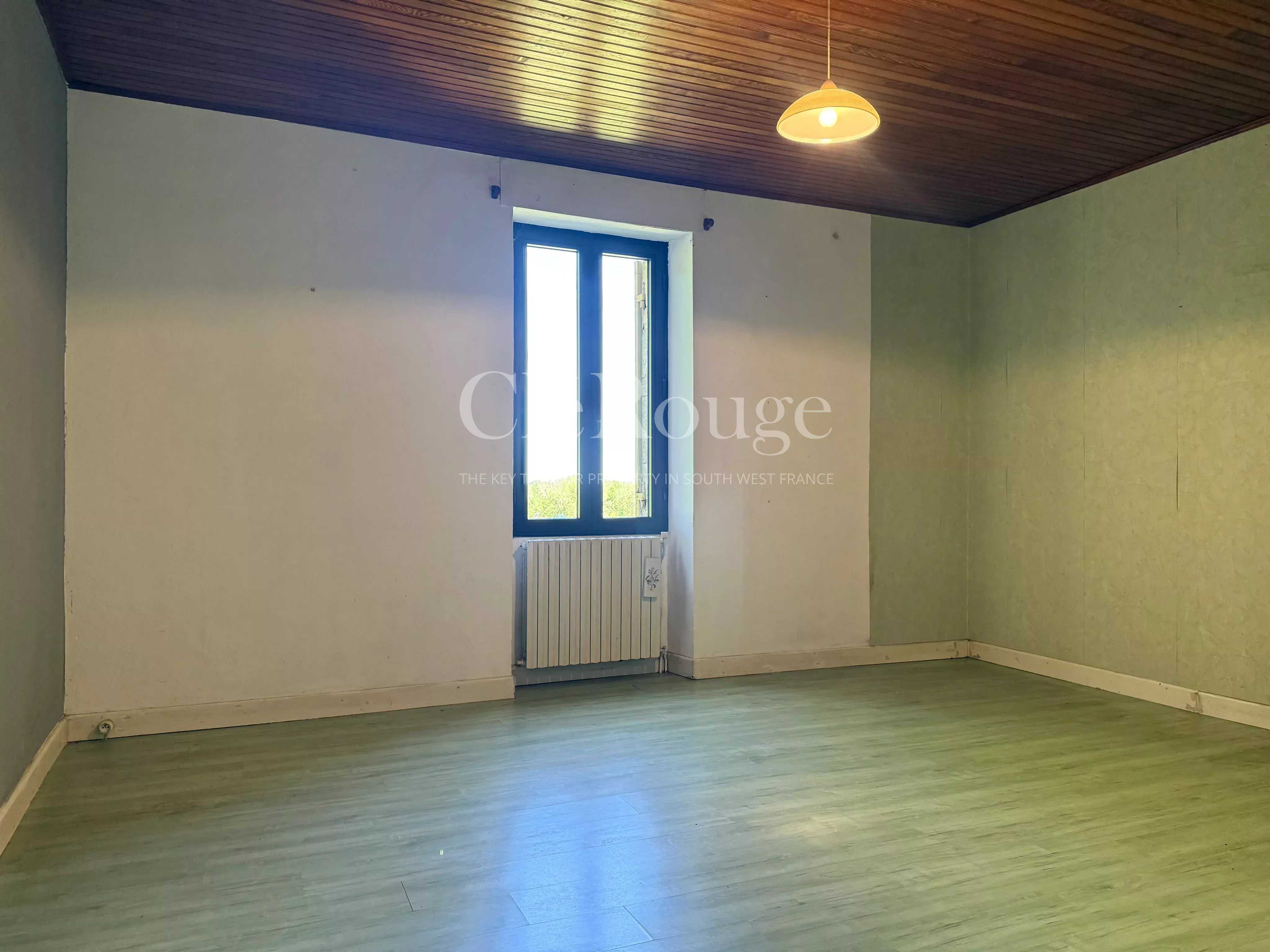 Close to Duras - Characterful and spacious property with swimming pool and stunning views