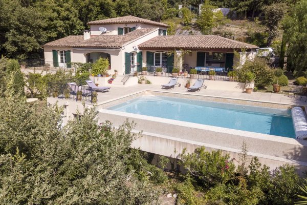 Chateauneuf Provencal Villa for sale with Panoramic Views — photo 1