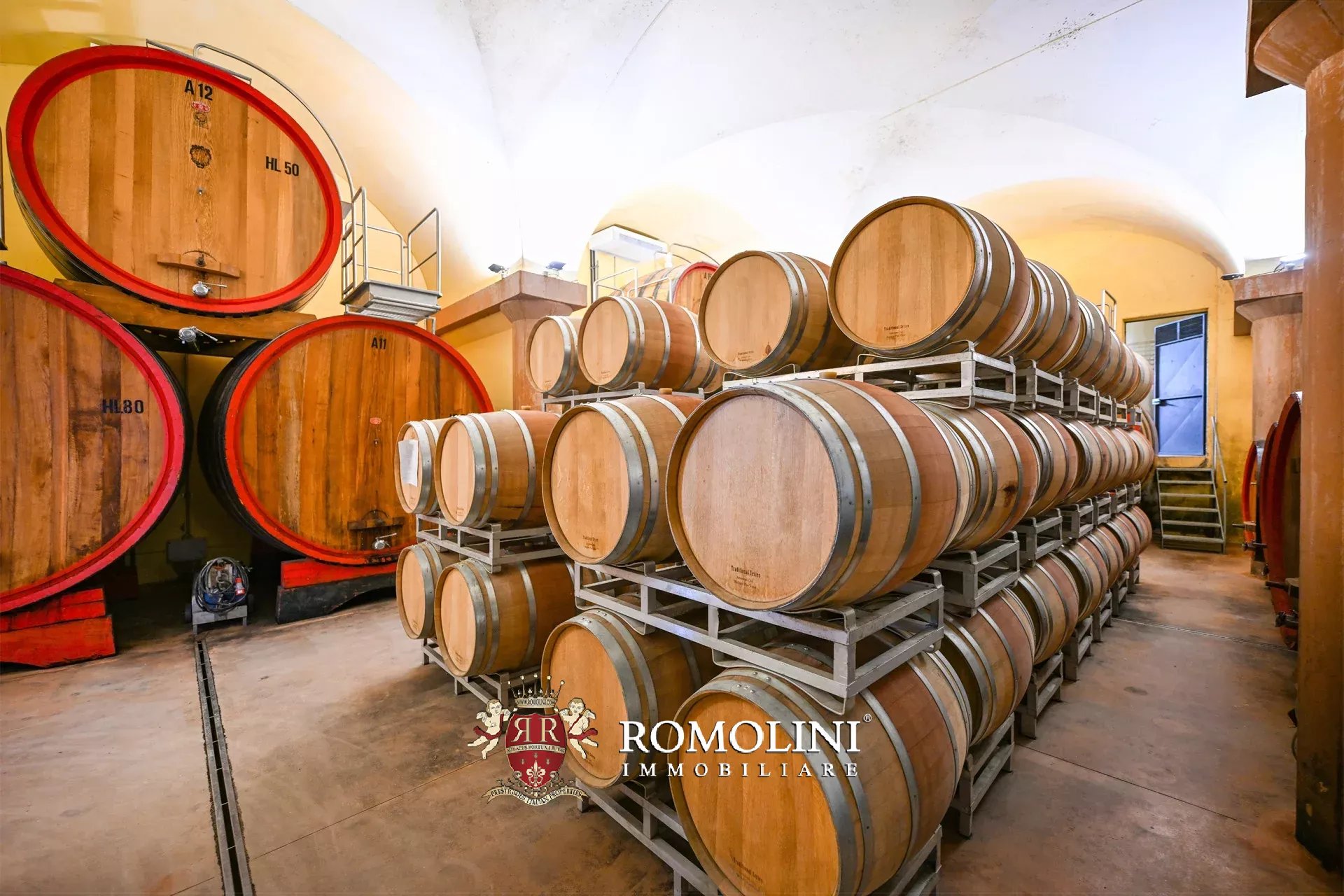 10 Bedroom Vineyard's Image 8